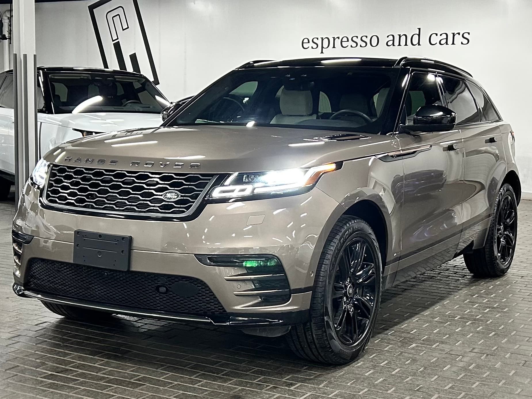 2019 Land Rover Range Rover Velar D180 S...