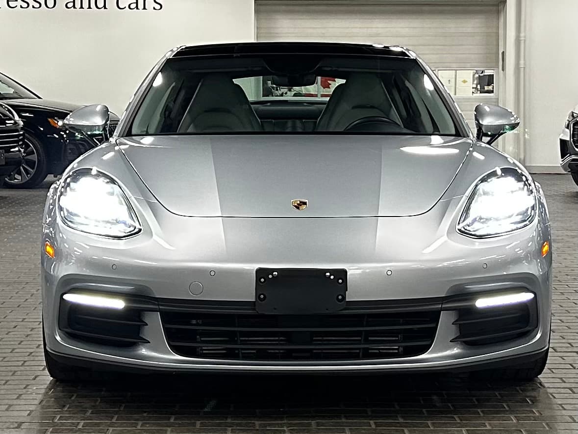 2018 Porsche Panamera 4