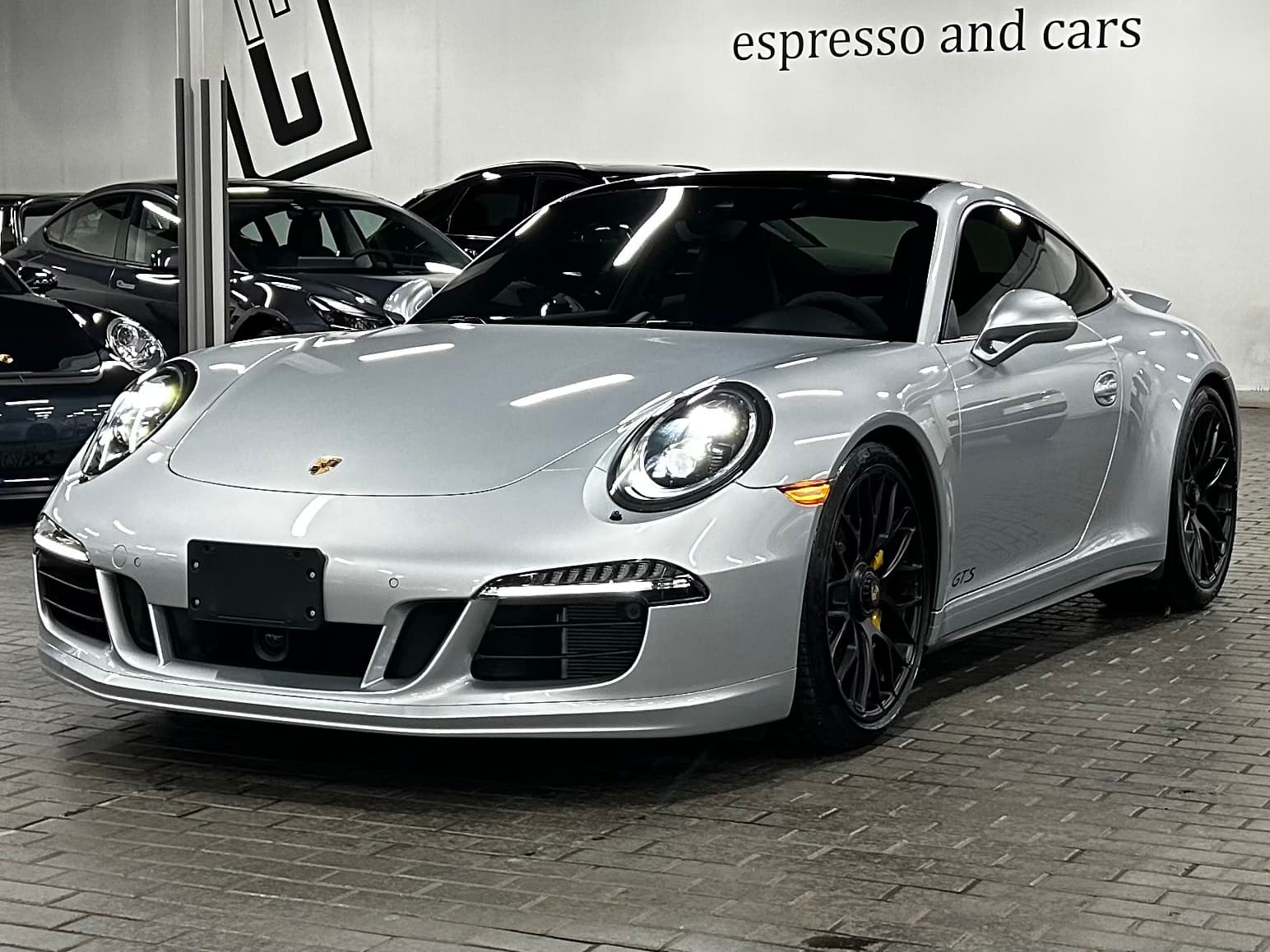 2016 Porsche 911 Carrera 4 GTS