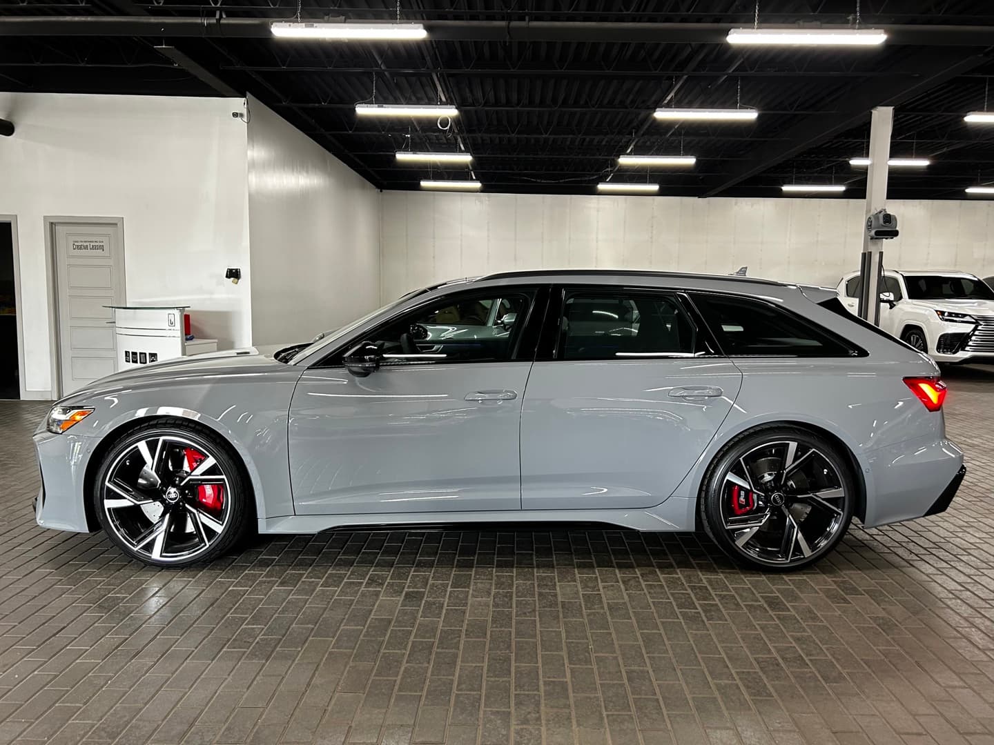 2023 Audi RS 6 Avant 4.0T (Tiptronic)