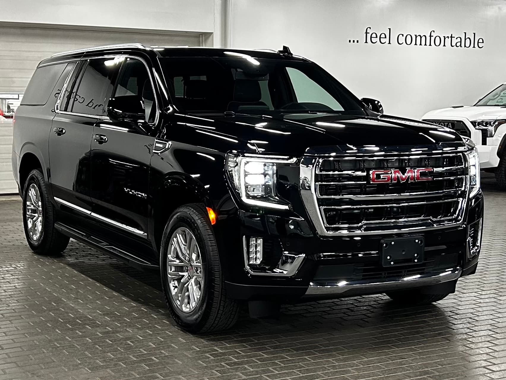 2023 GMC Yukon XL SLT