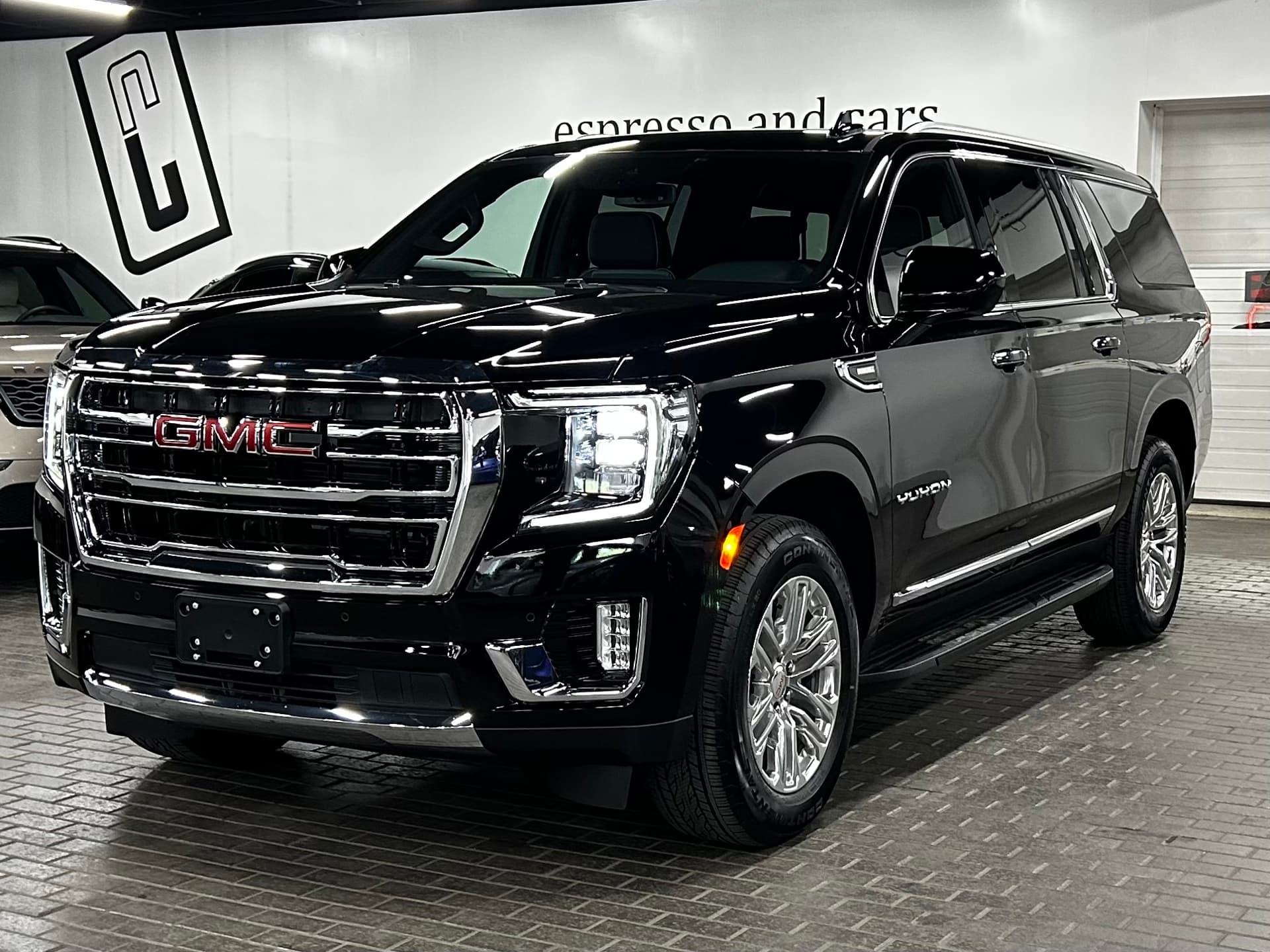 2023 GMC Yukon XL SLT