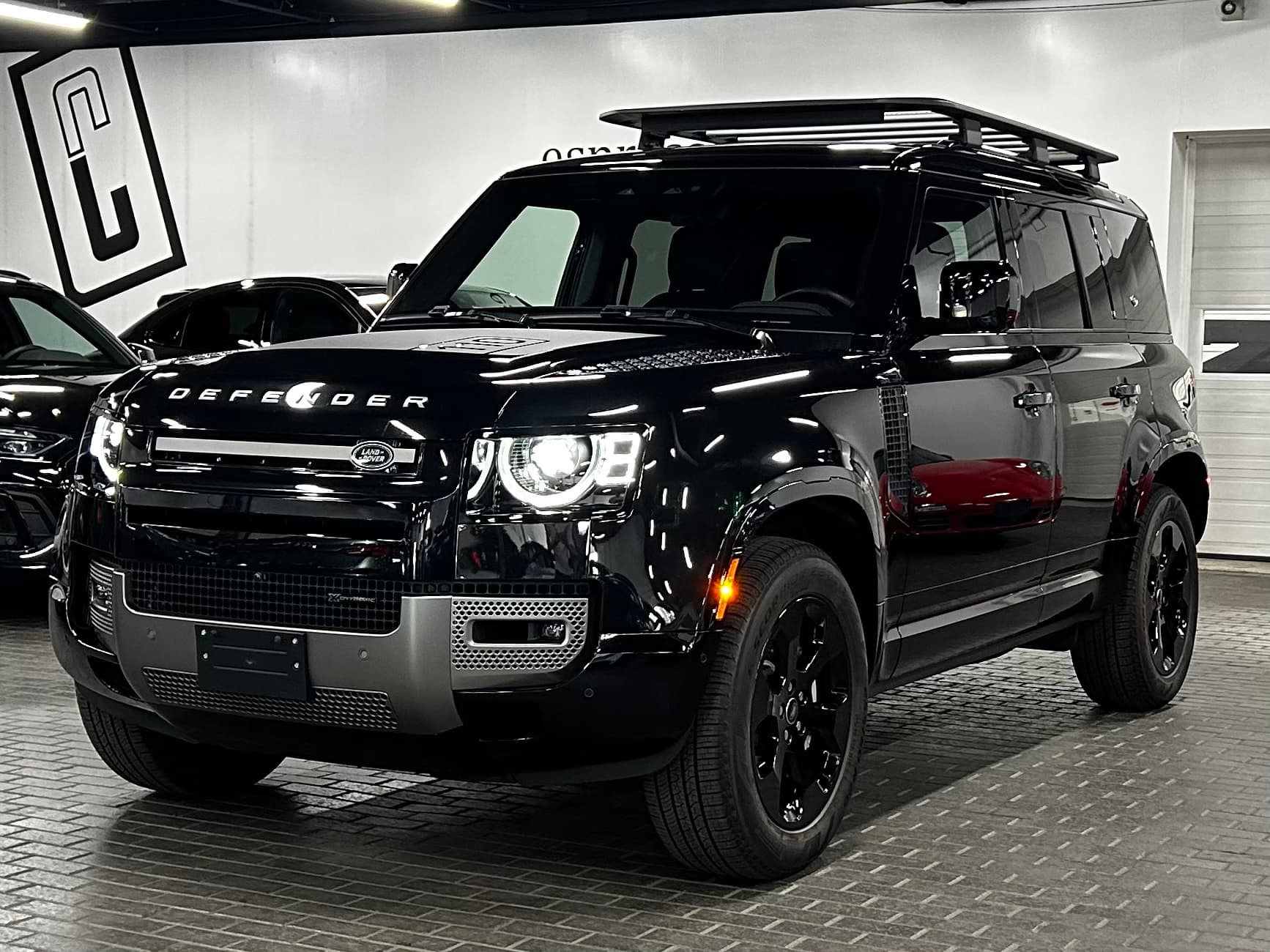 2022 Land Rover Defender X-Dynamic SE