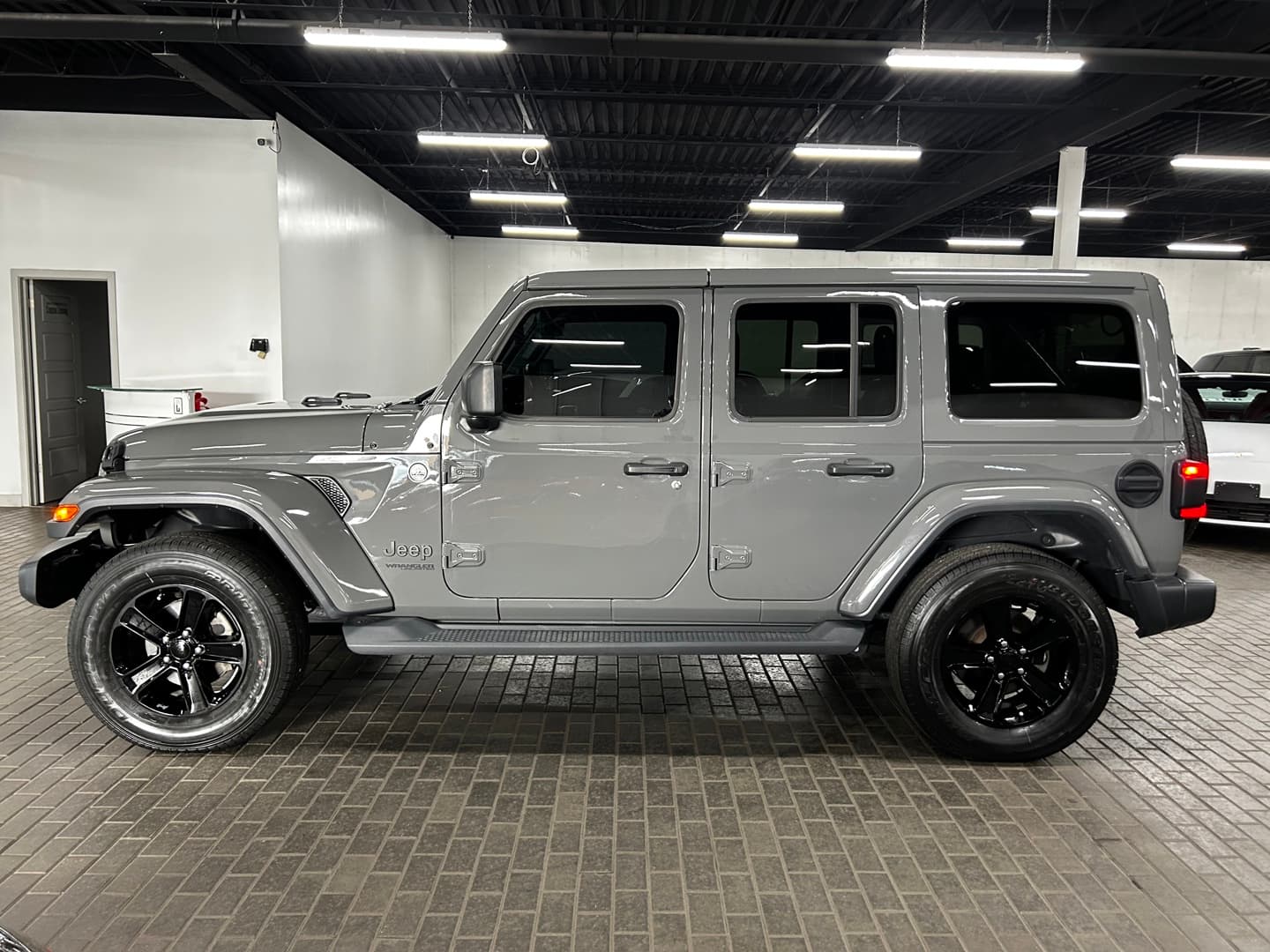 2020 Jeep Wrangler Unlimited Sahara Altitude