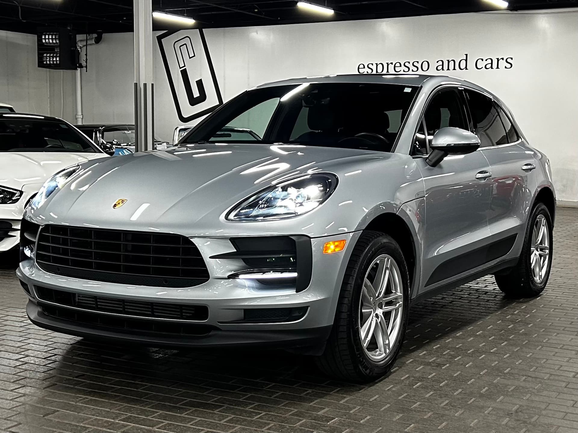 2021 Porsche Macan Base