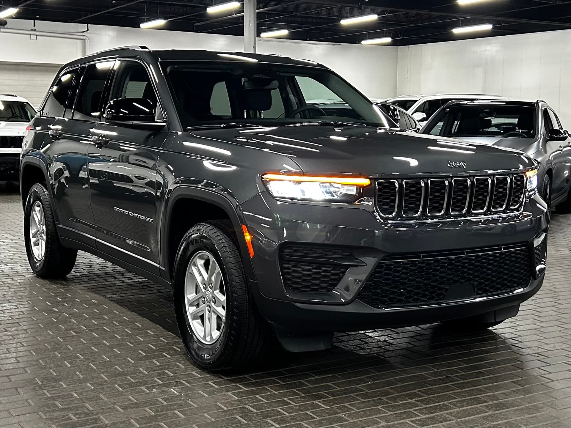2023 Jeep Grand Cherokee Laredo