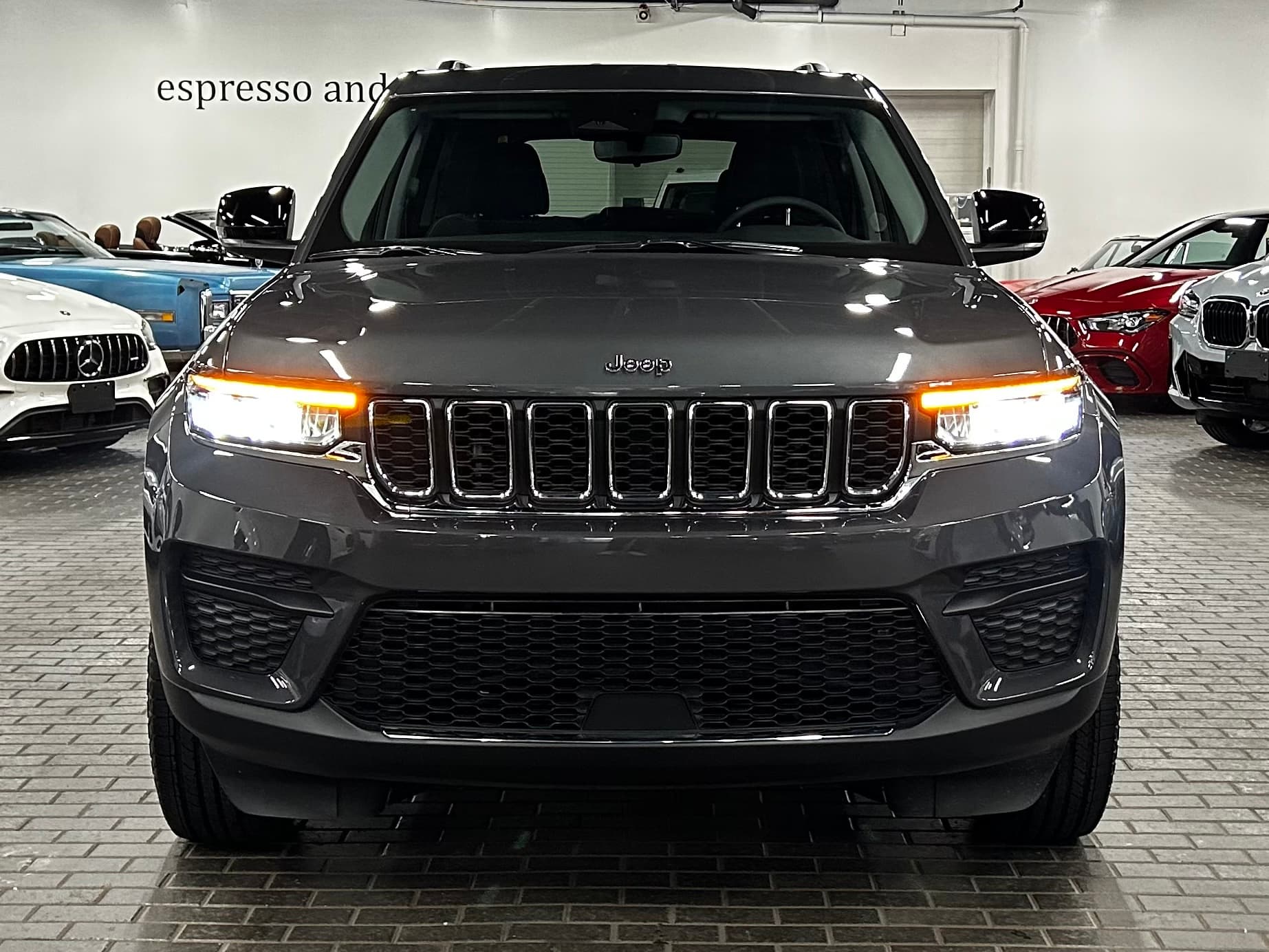 2023 Jeep Grand Cherokee Laredo