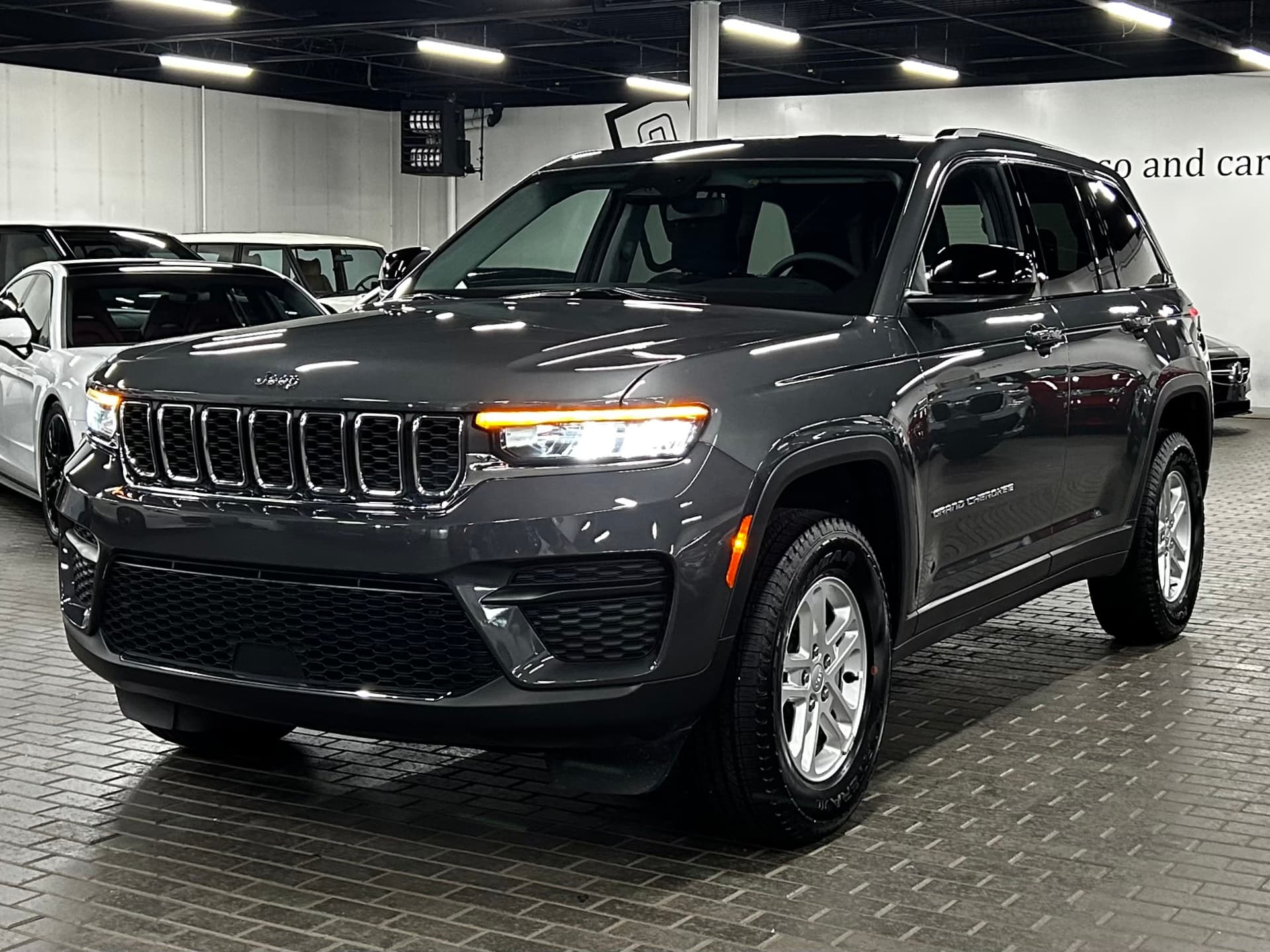 2023 Jeep Grand Cherokee Laredo