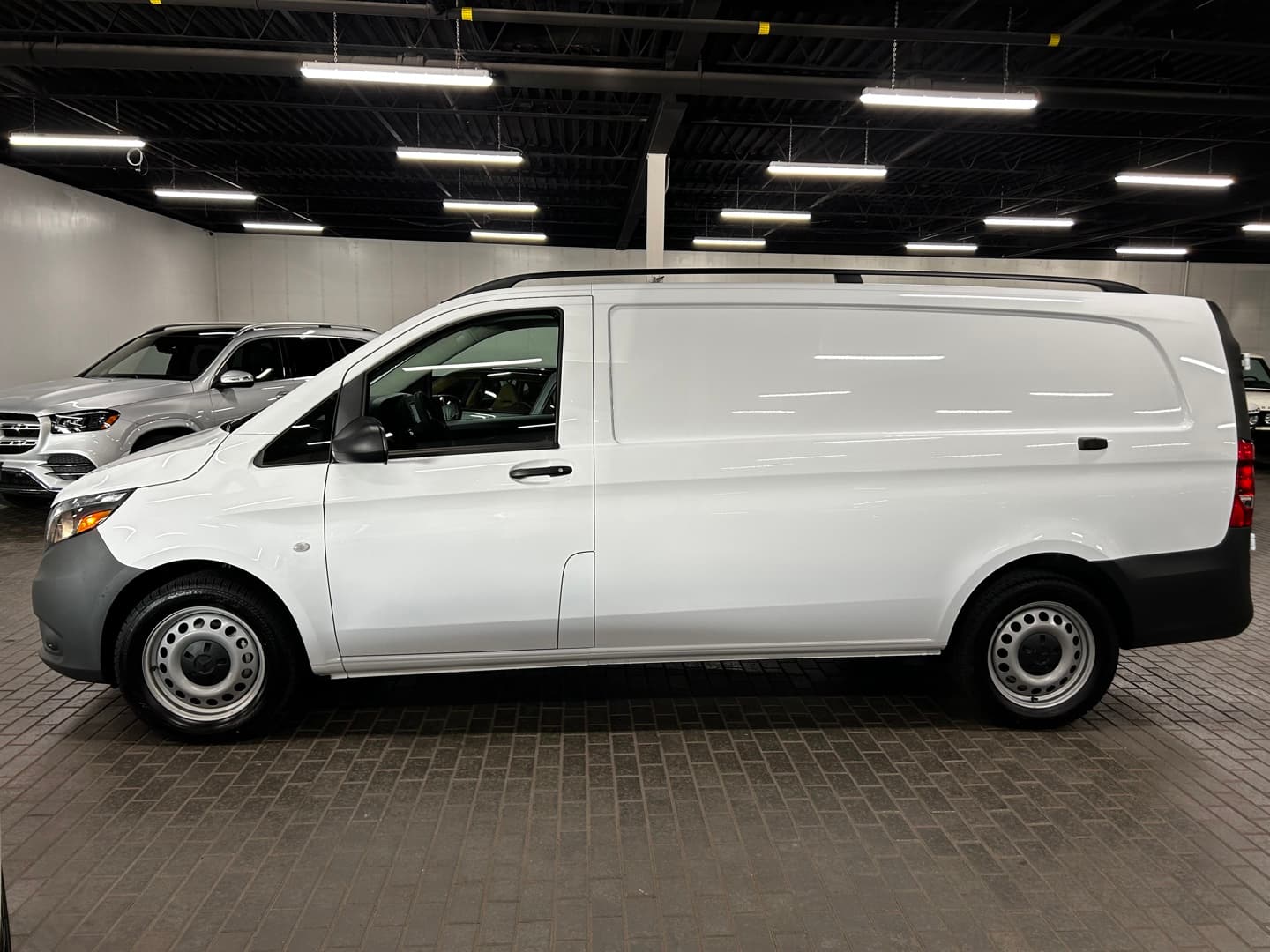 2023 Mercedes-Benz Metris Cargo Van 135 WB Cargo