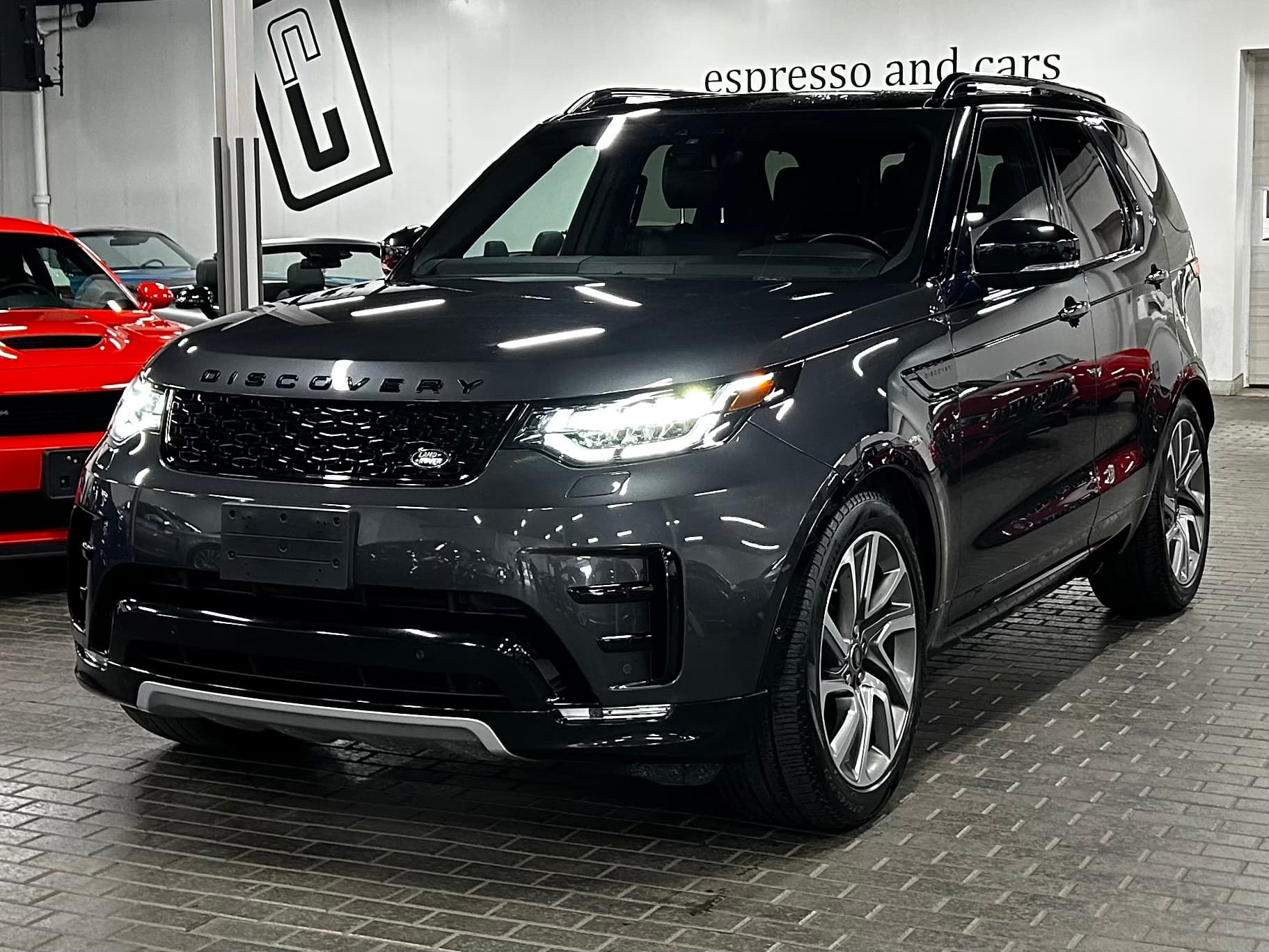 2020 Land Rover Discovery Landmark