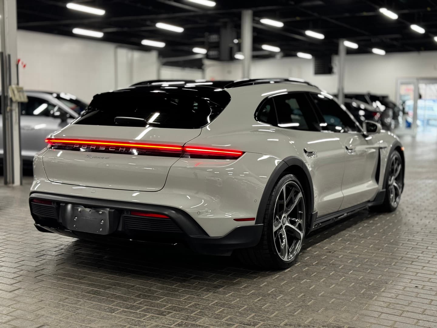 2022 Porsche Taycan Cross Turismo 4