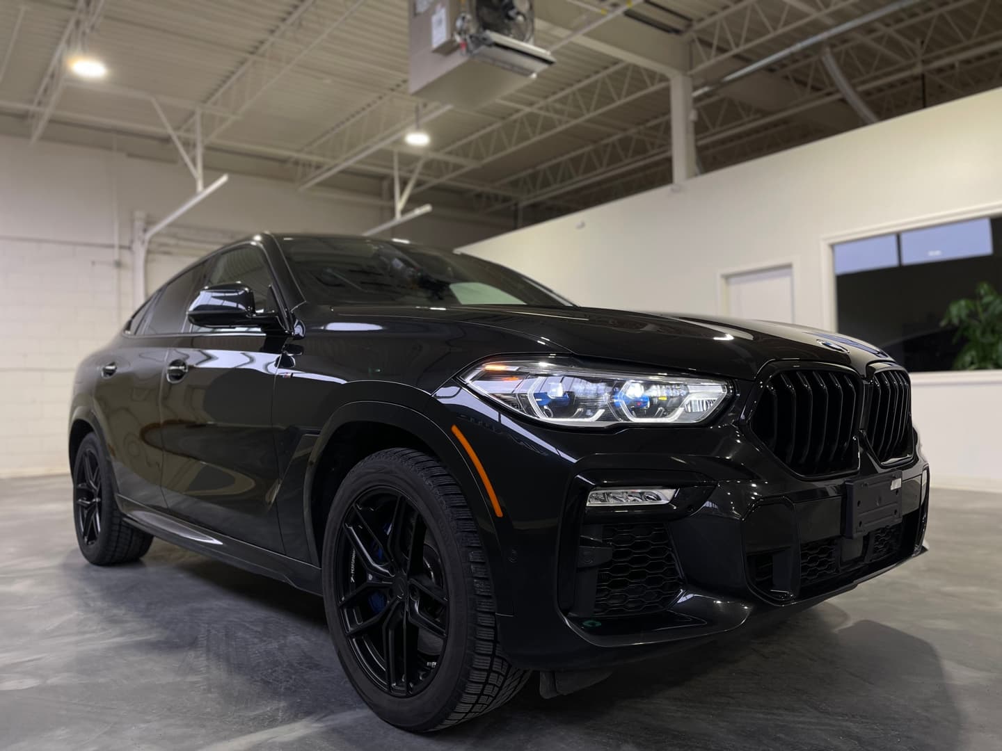 2021 BMW X6 M50i