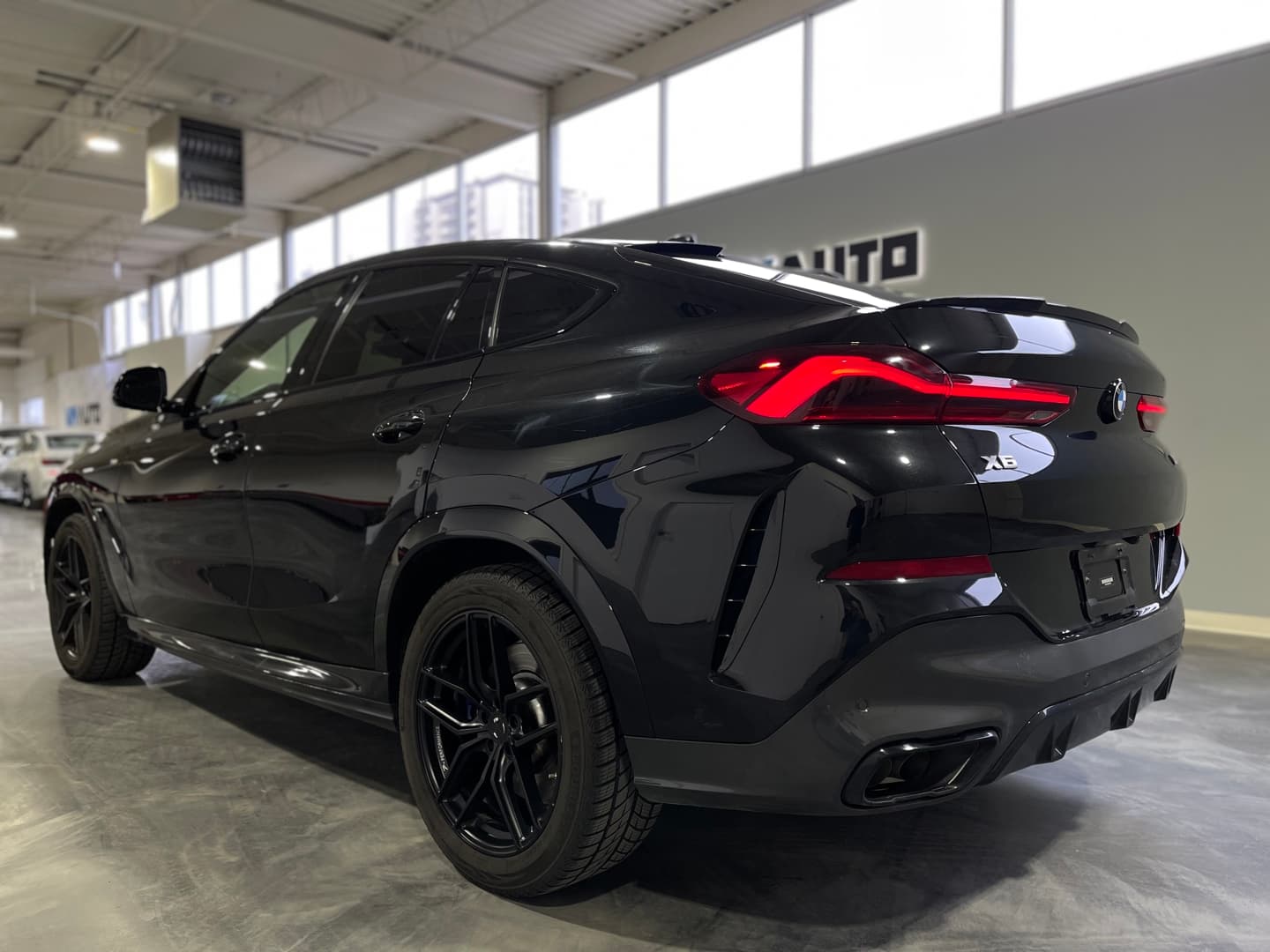 2021 BMW X6 M50i