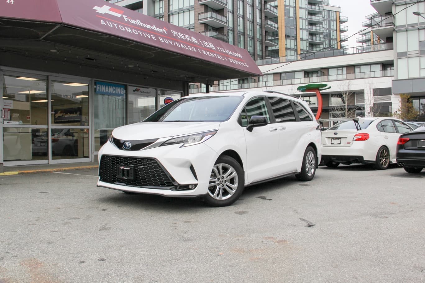 2022 Toyota Sienna Hybrid XSE AWD