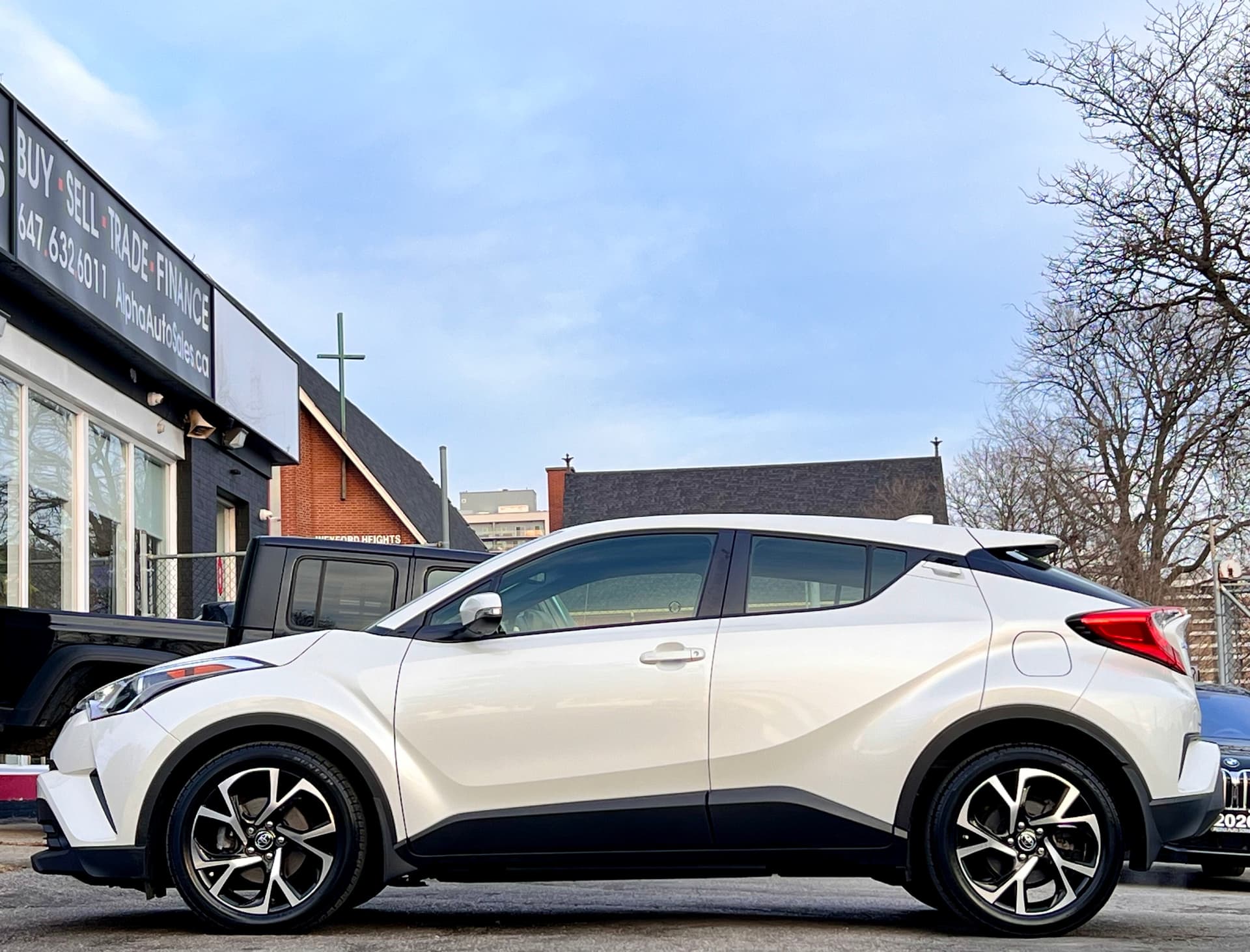 2019 Toyota C-HR XLE *Ltd Avail* Premium Package