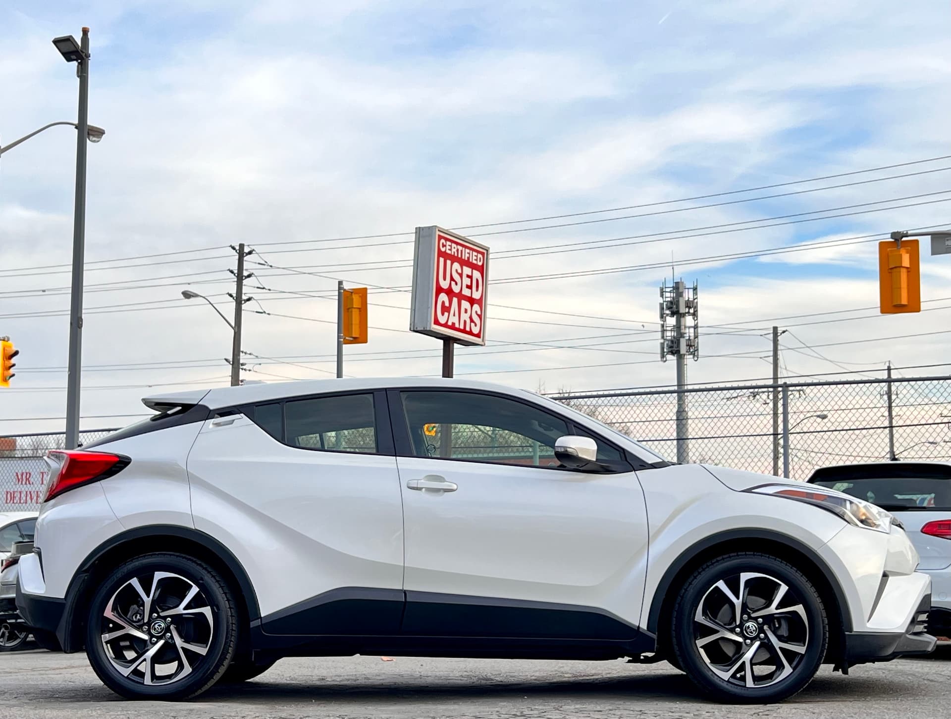 2019 Toyota C-HR XLE *Ltd Avail* Premium Package