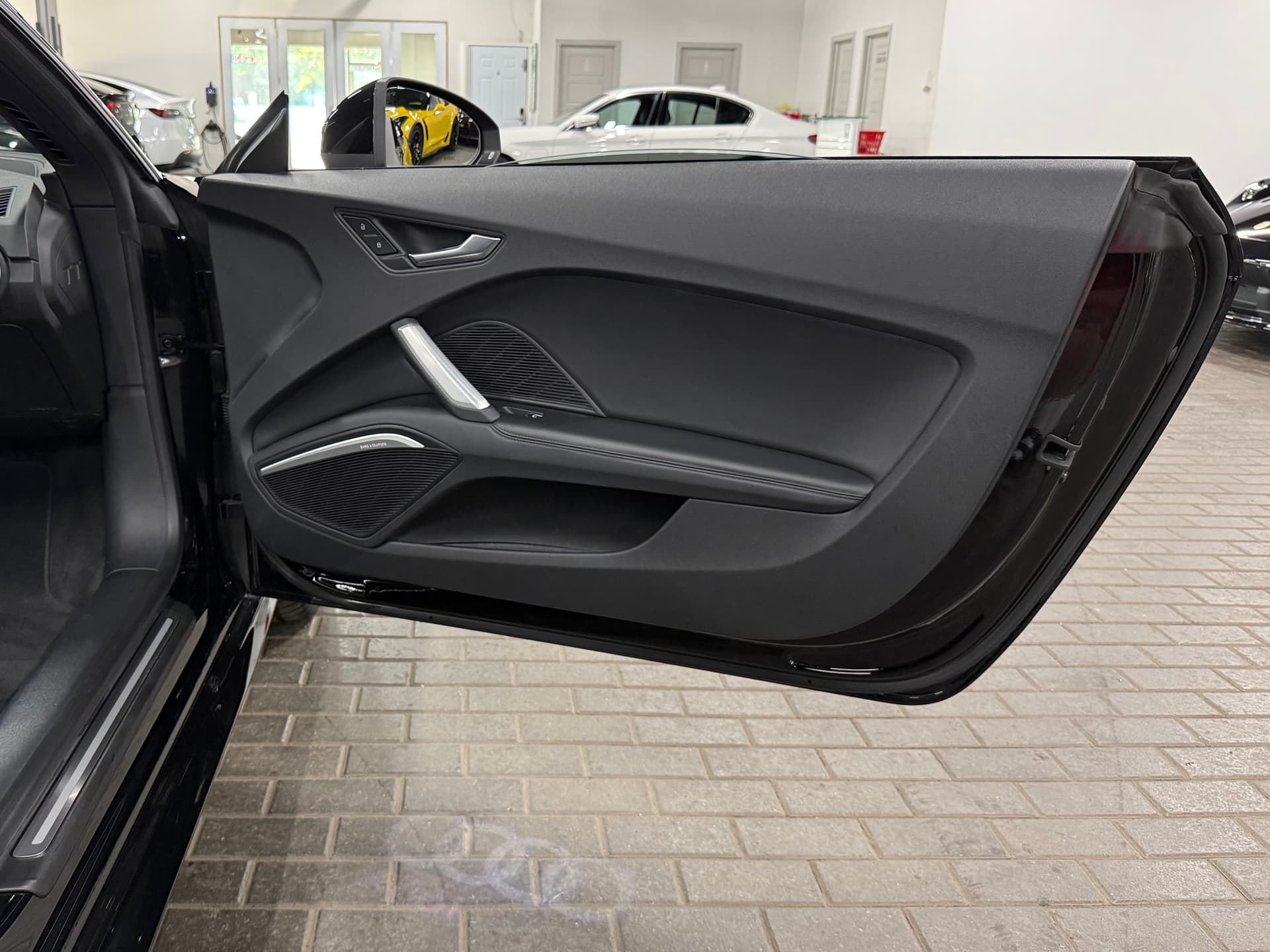 2017 Audi TT 2dr Roadster quattro 2.0T