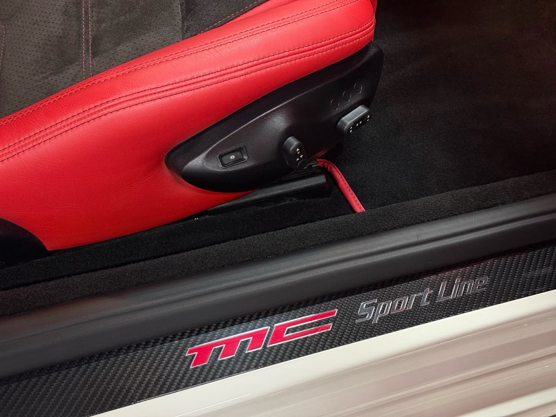2018 Maserati Granturismo MC Convertible 4.7L