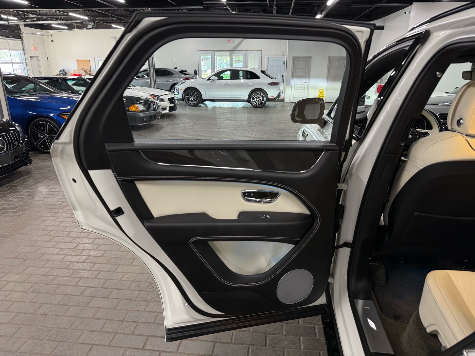 2022 Bentley Bentayga V8 AWD