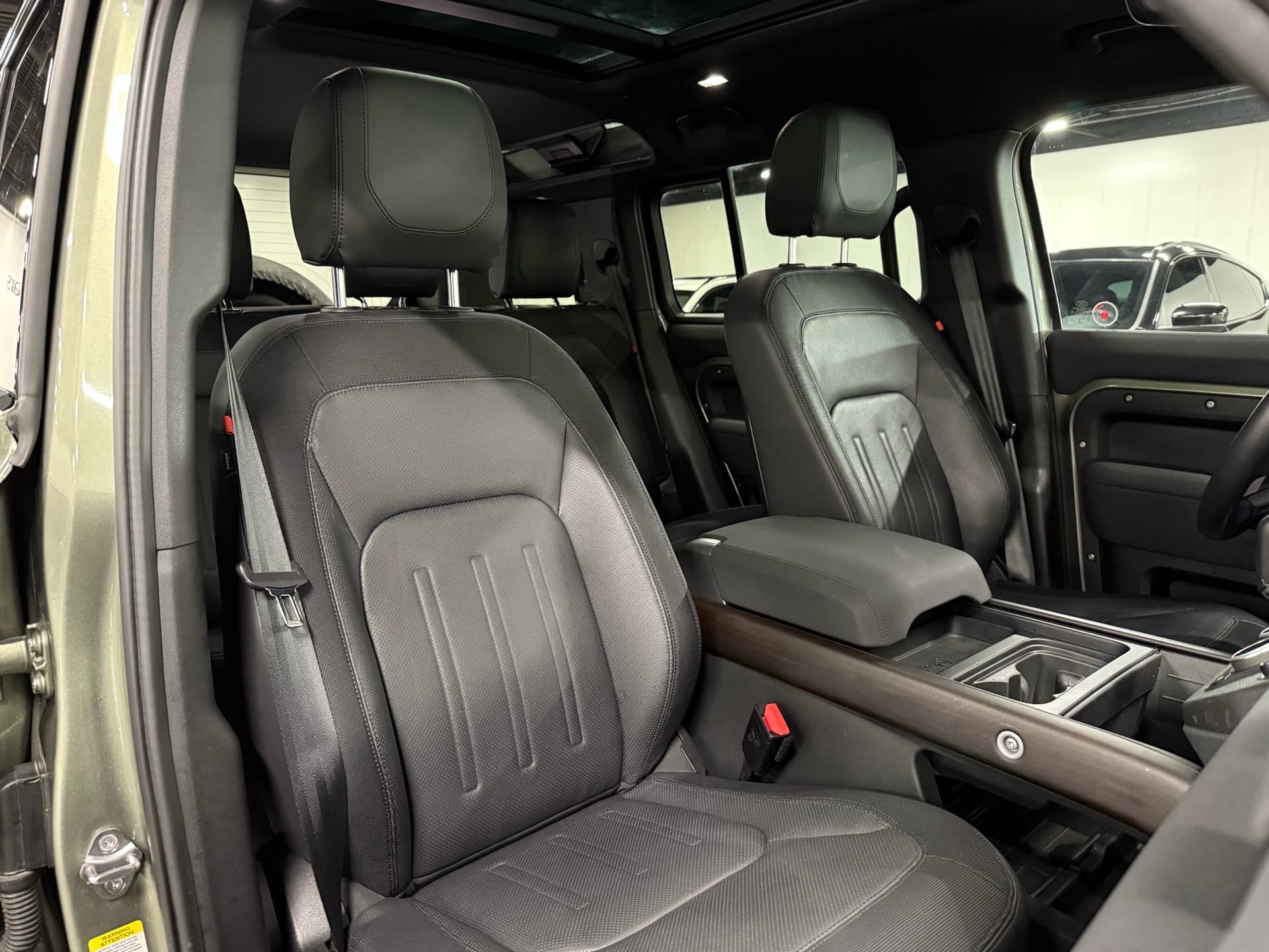2022 Land Rover  Defender  110 X-Dynamic SE AWD 