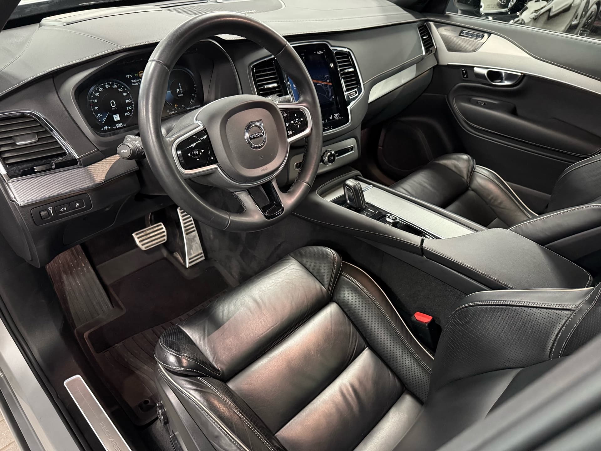 2022 Volvo XC90 Recharge T8 eAWD PHEV R-...