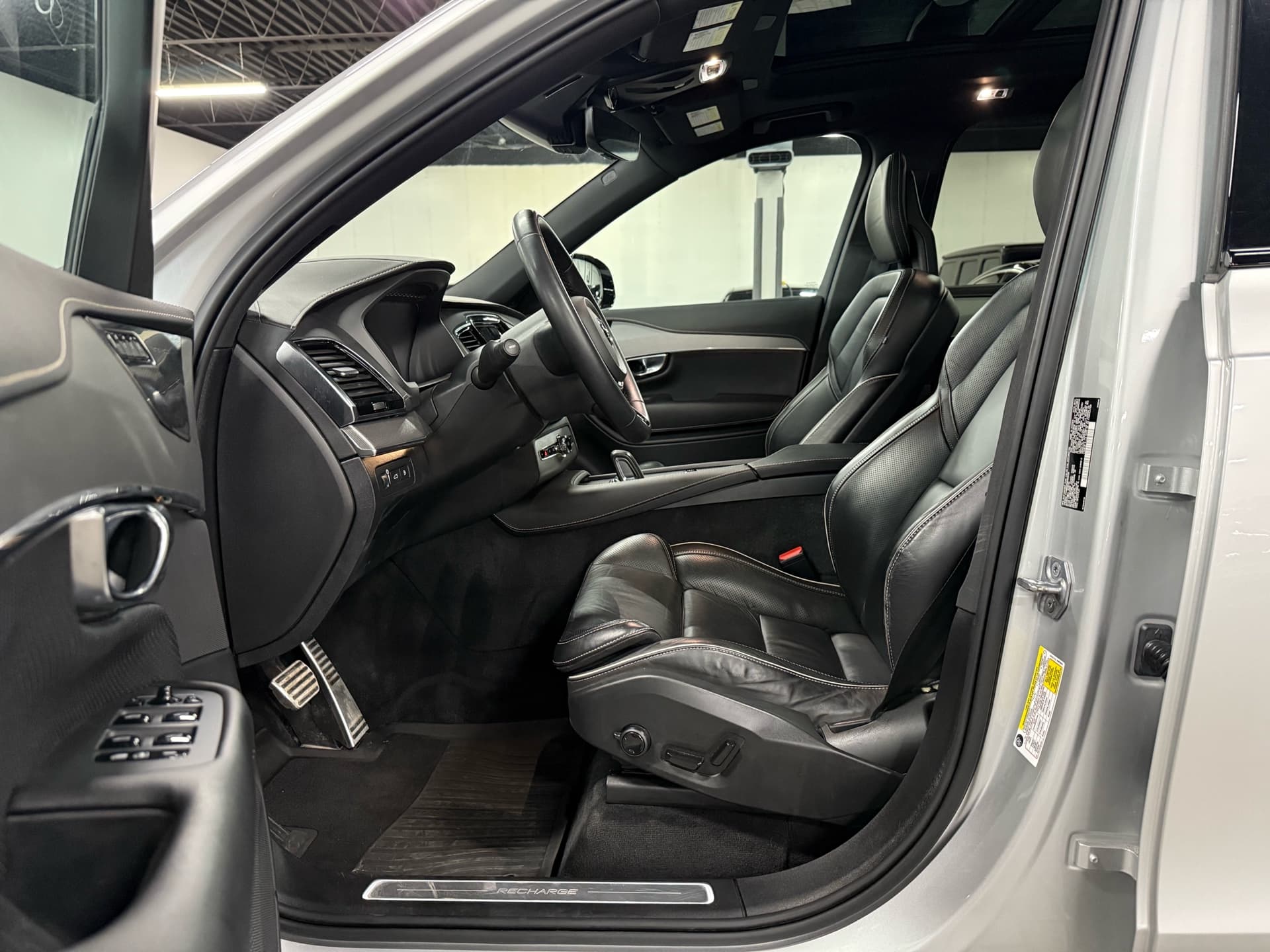 2022 Volvo XC90 Recharge T8 eAWD PHEV R-...