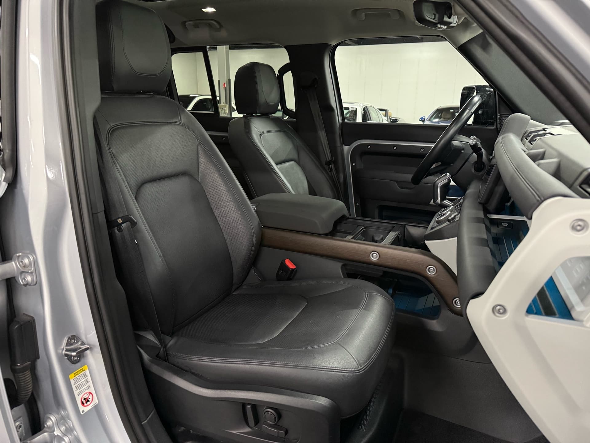 2023 Land Rover Defender 110 SE AWD
