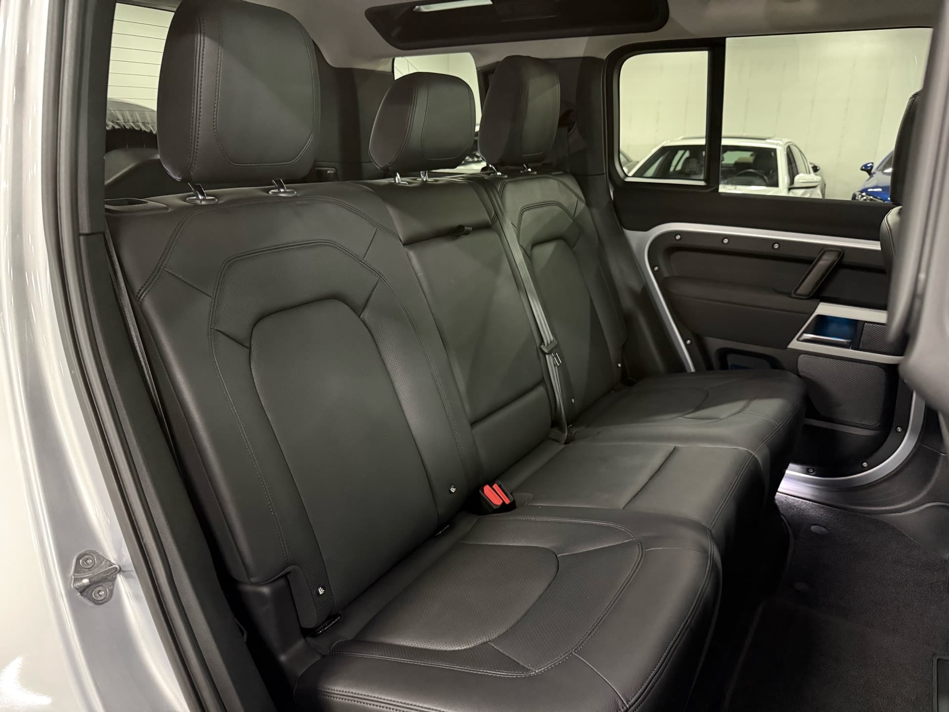 2023 Land Rover Defender 110 SE AWD