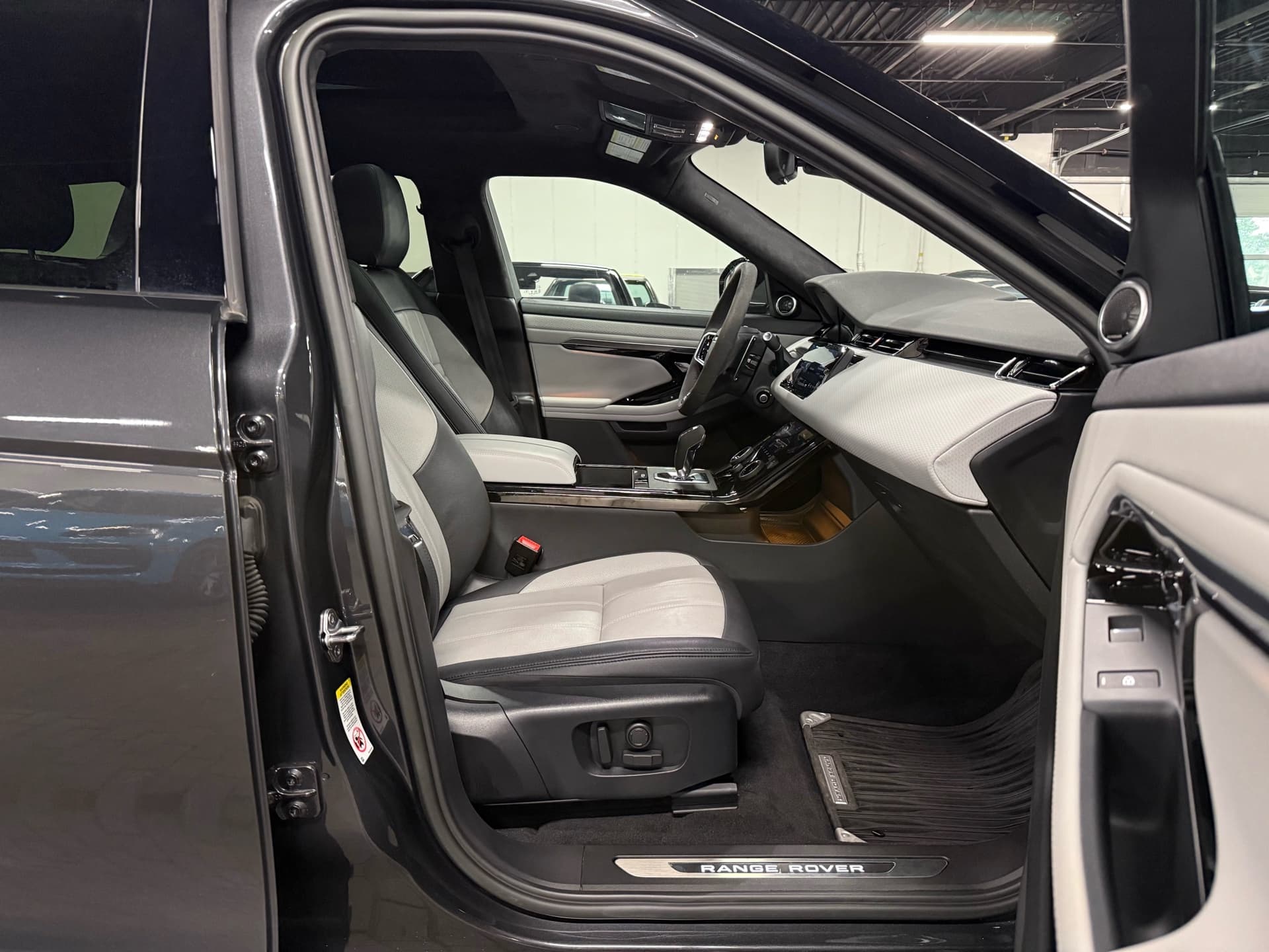 2023 Land Rover Range Rover Evoque P300 HST