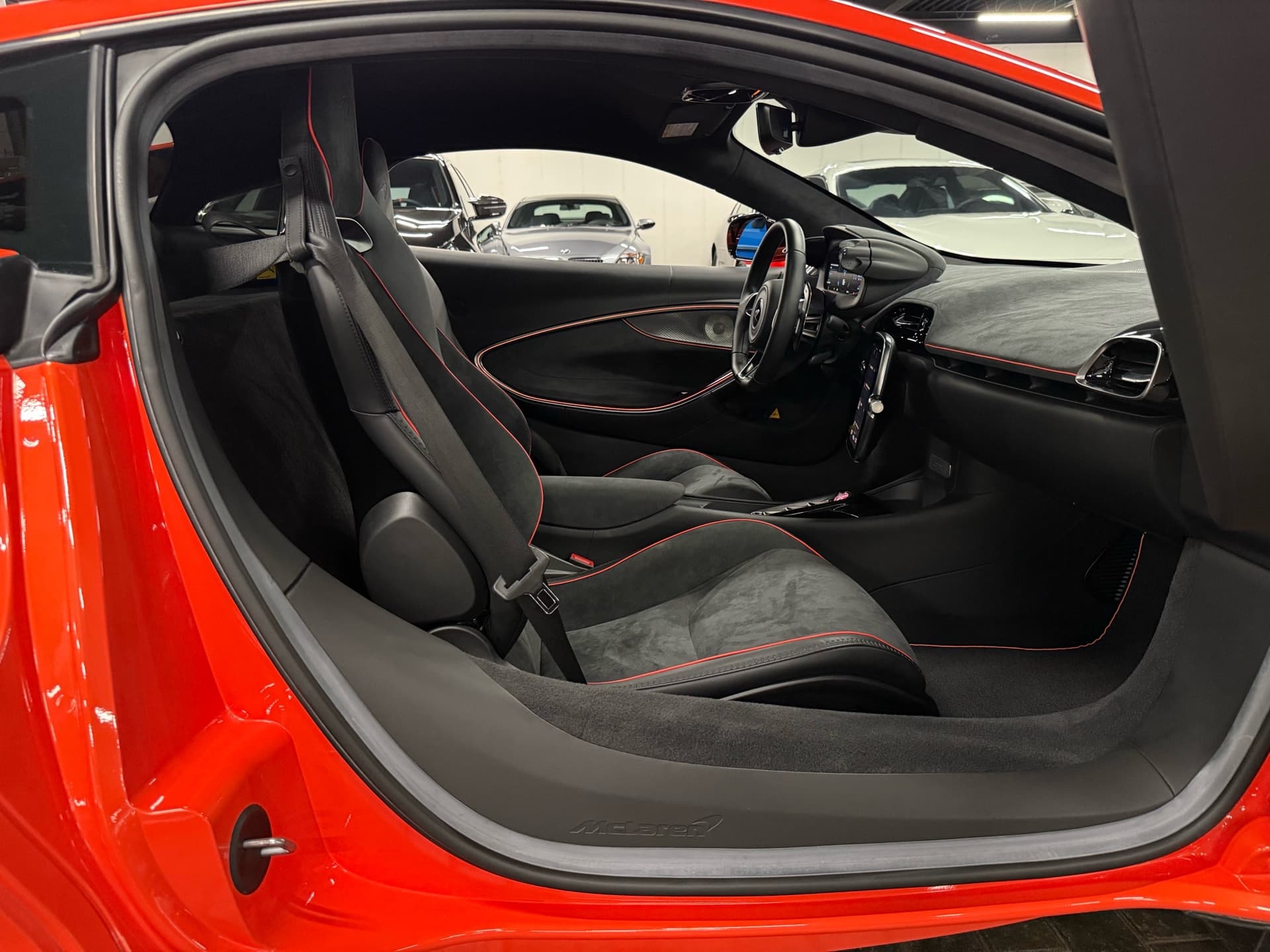 2023 McLaren Artura Coupe
