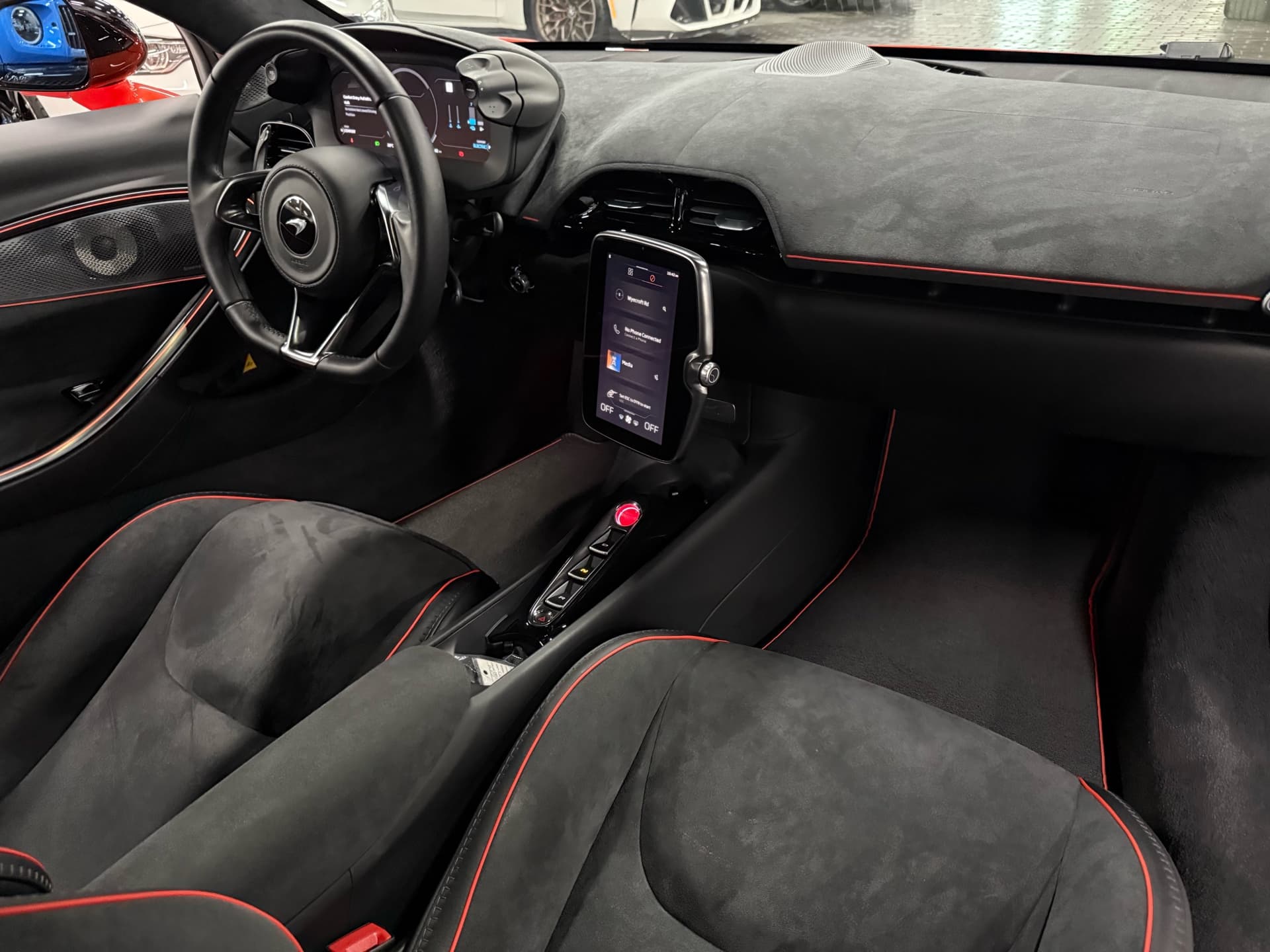 2023 McLaren Artura Coupe