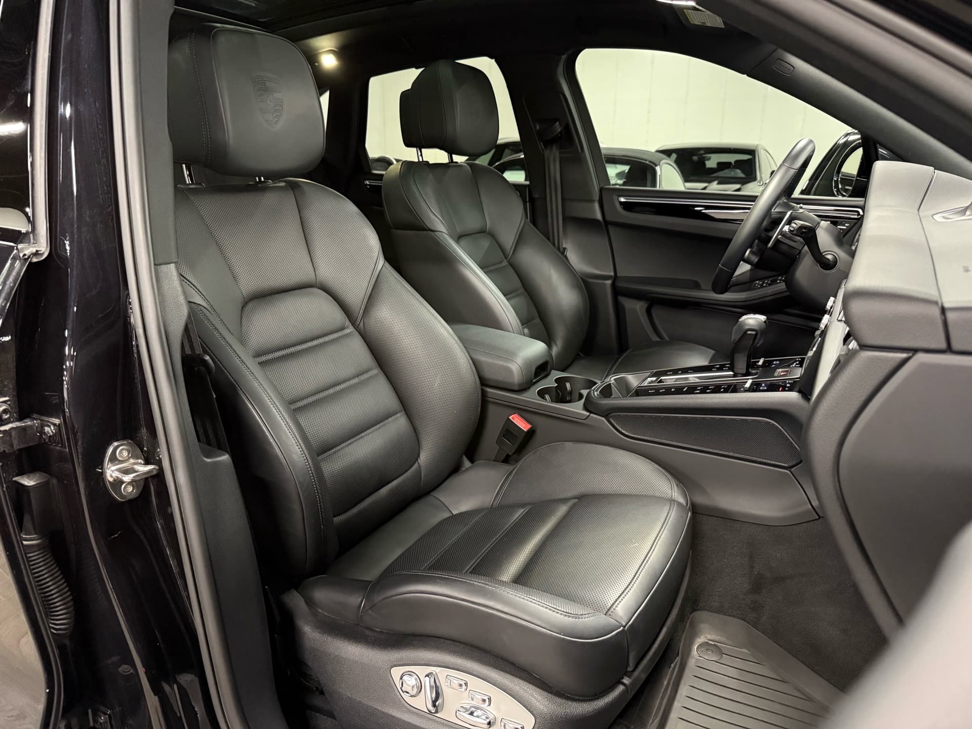 2023 Porsche Macan S AWD