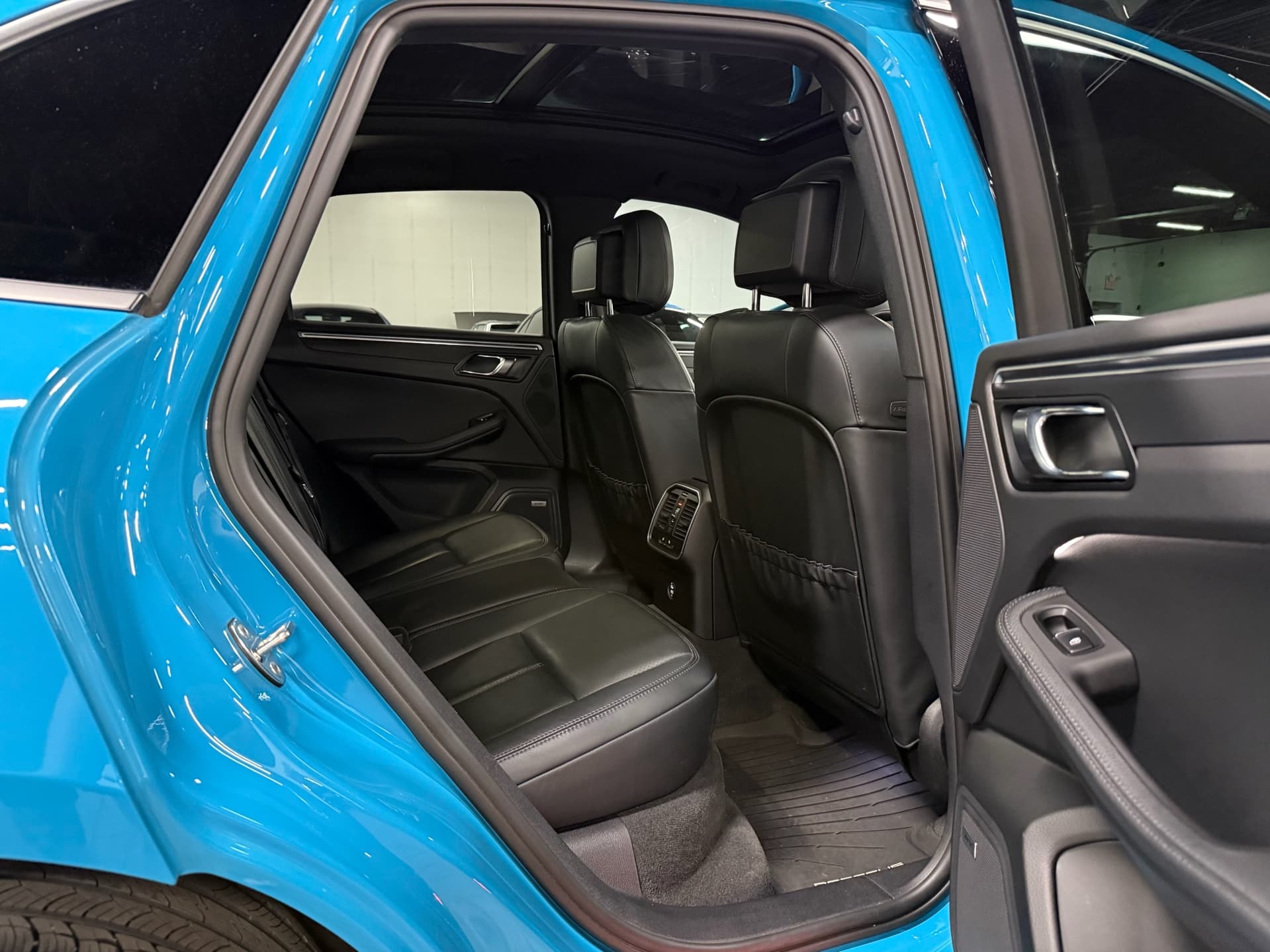 2023 Porsche Macan AWD | PREMIUM PACKAGE PLUS