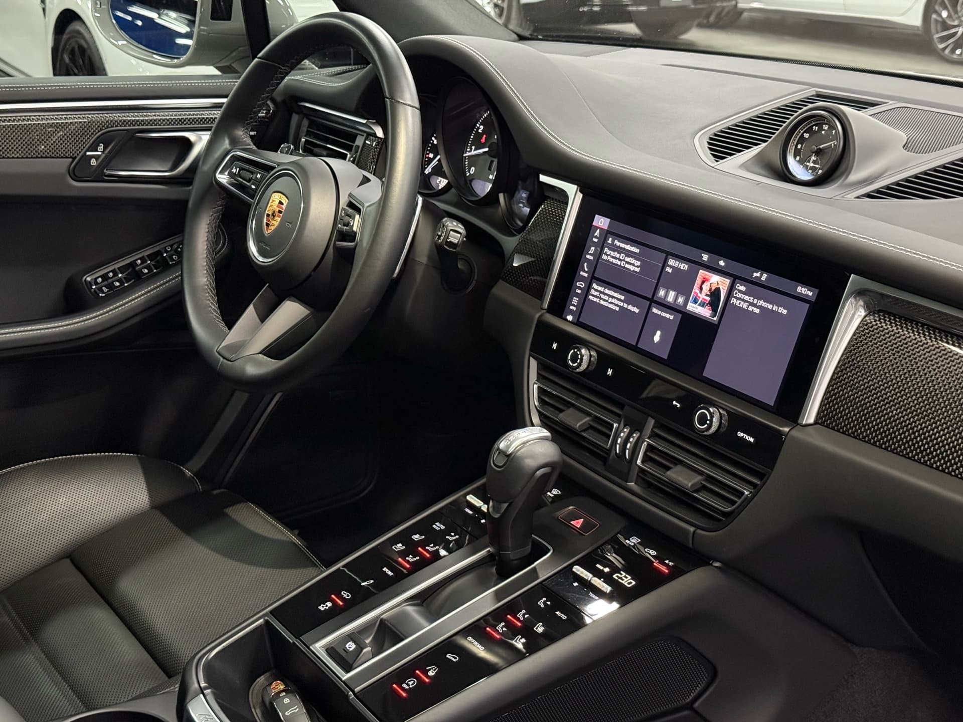 2023 Porsche Macan S | PREMIUM PACKAGE PLUS