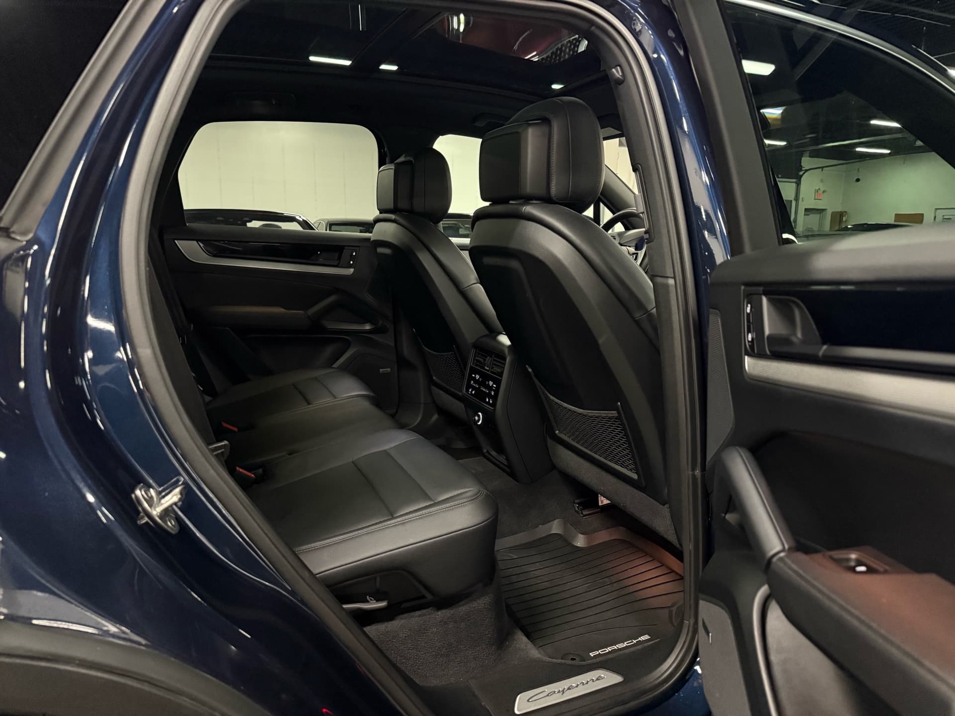 2024 Porsche Cayenne AWD
