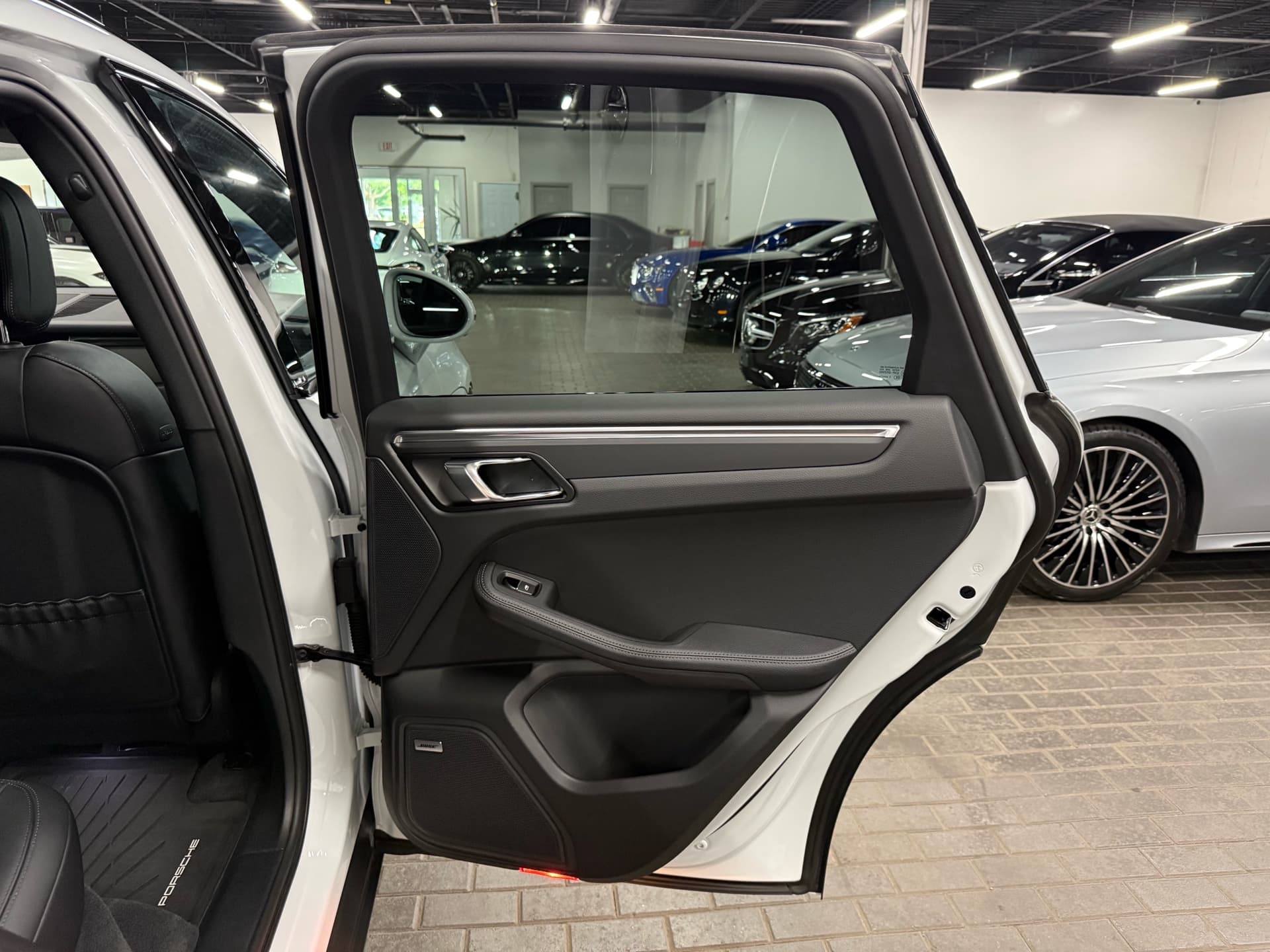 2024 Porsche  Macan  AWD 