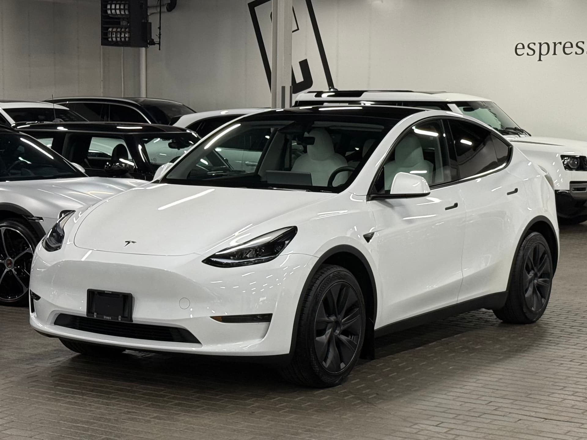 2024 Tesla Model Y RWD | WHITE INTERIOR | ONE OWNER