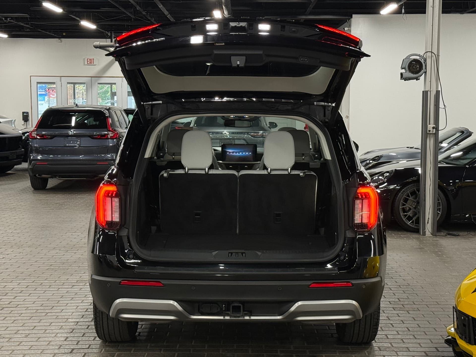 2025 Ford Explorer Platinum 4WD