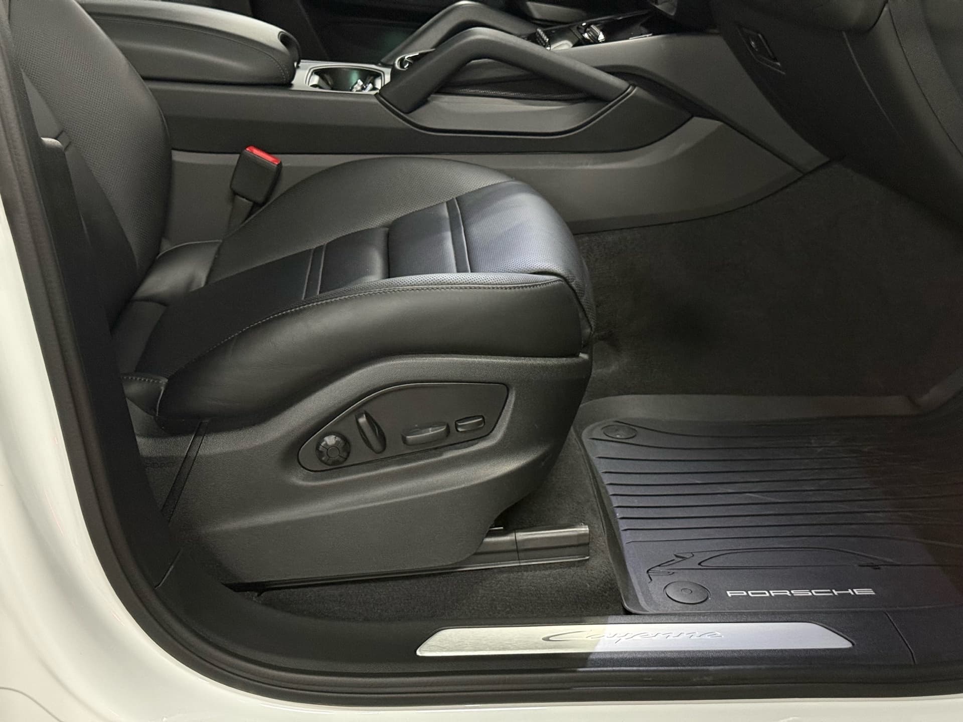 2025 Porsche Cayenne E-Hybrid AWD