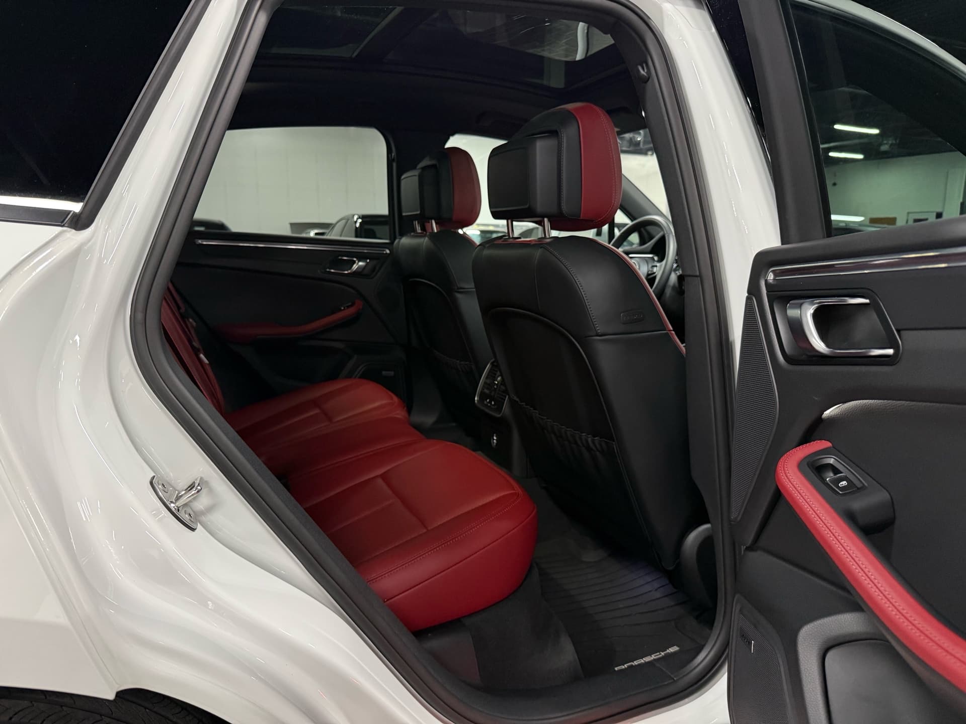 2025 Porsche Macan AWD | PREMIUM PACKAGE PLUS