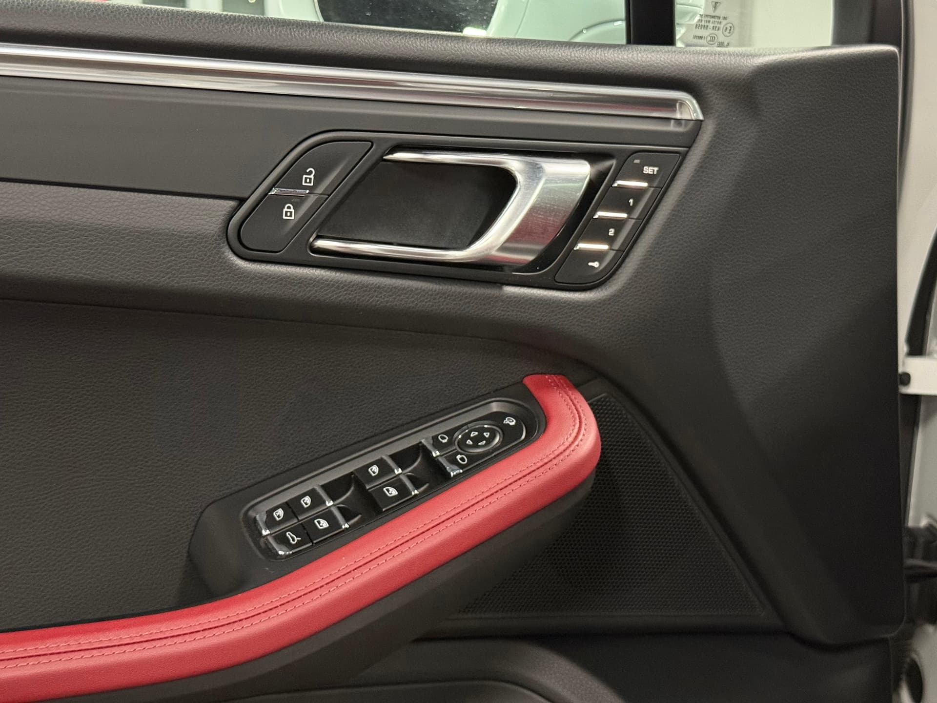 2025 Porsche Macan AWD | PREMIUM PACKAGE PLUS
