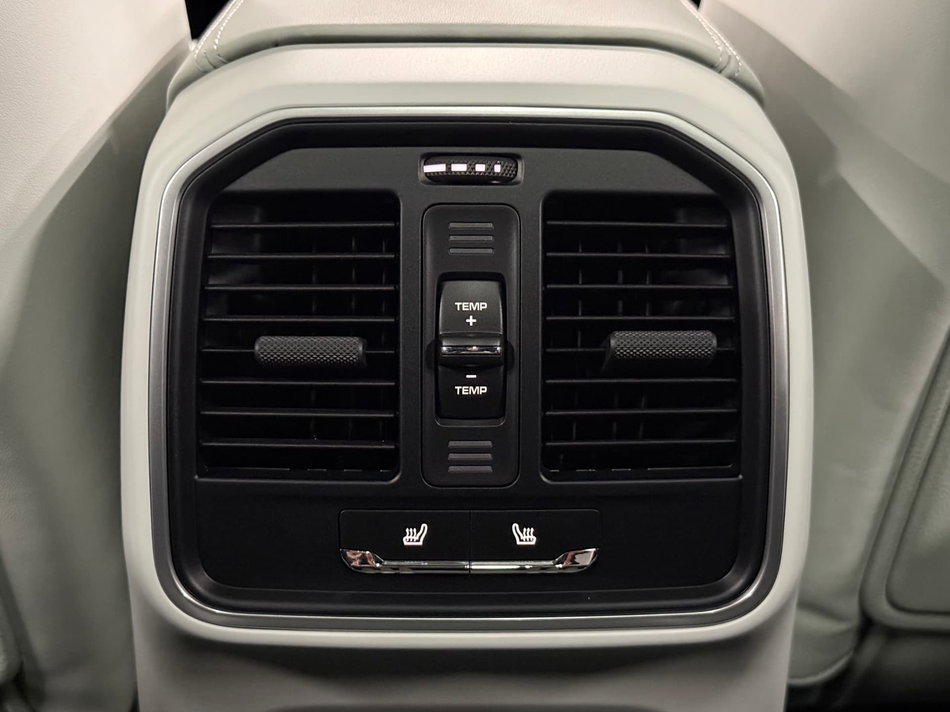 2026 Porsche Macan S | PREMIUM PACKAGE PLUS