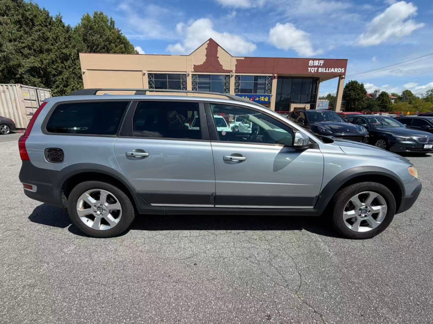 2008 Volvo XC70 ONE OWNER. RUNS GREAT.