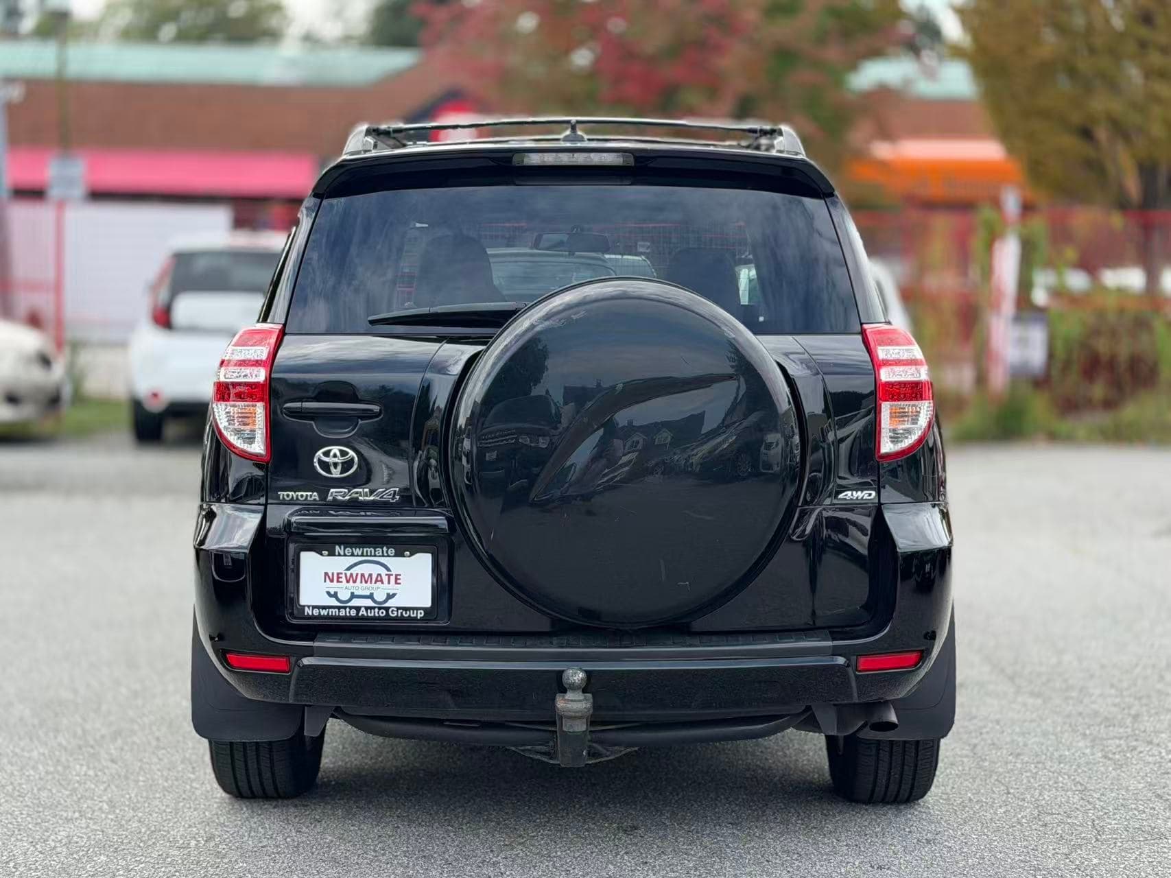 2009 Toyota RAV4 Base. LOCAL BC VEHICLE. SERVICE DONE.