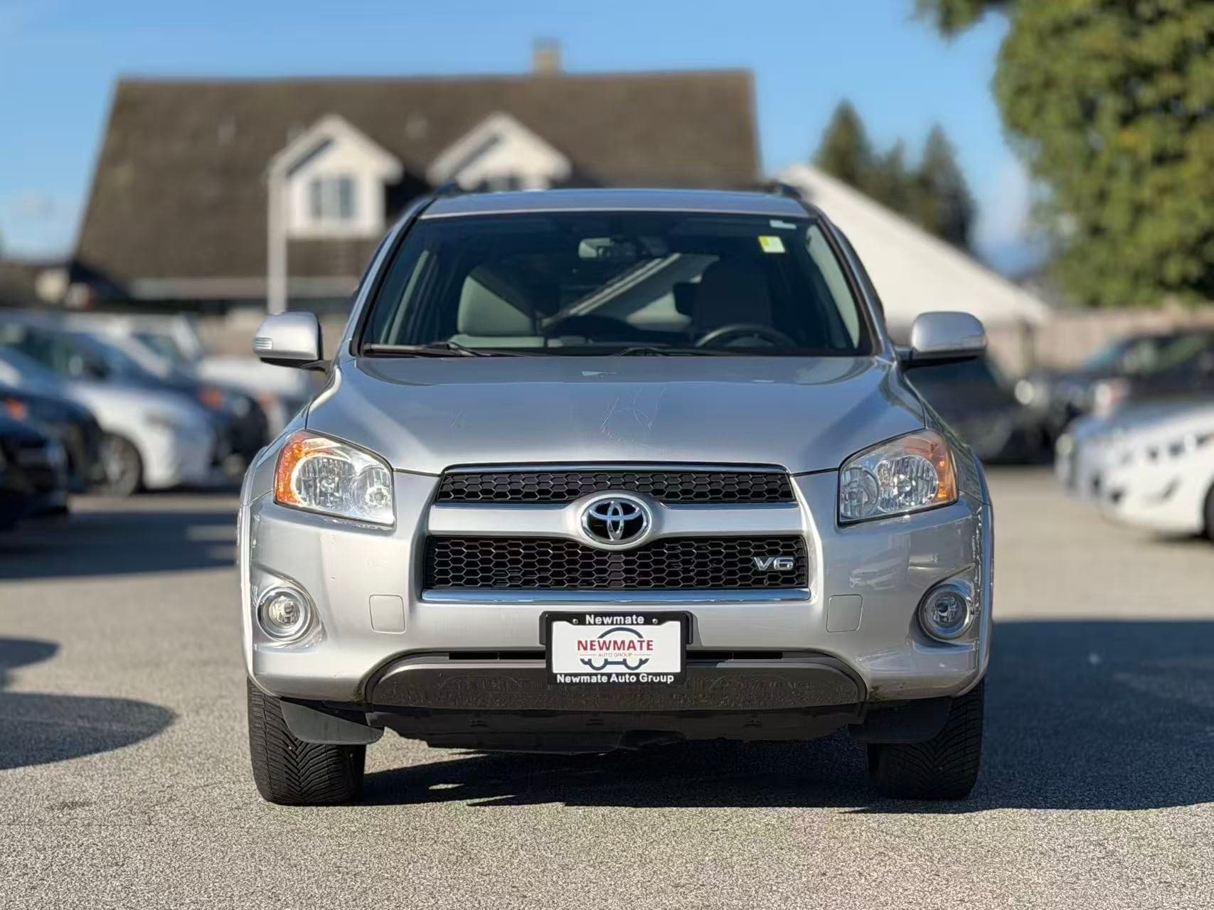 2009 Toyota RAV4 V6 Limited. LOCAL BC VEHICLE. 25 SERVICE RECORDS.