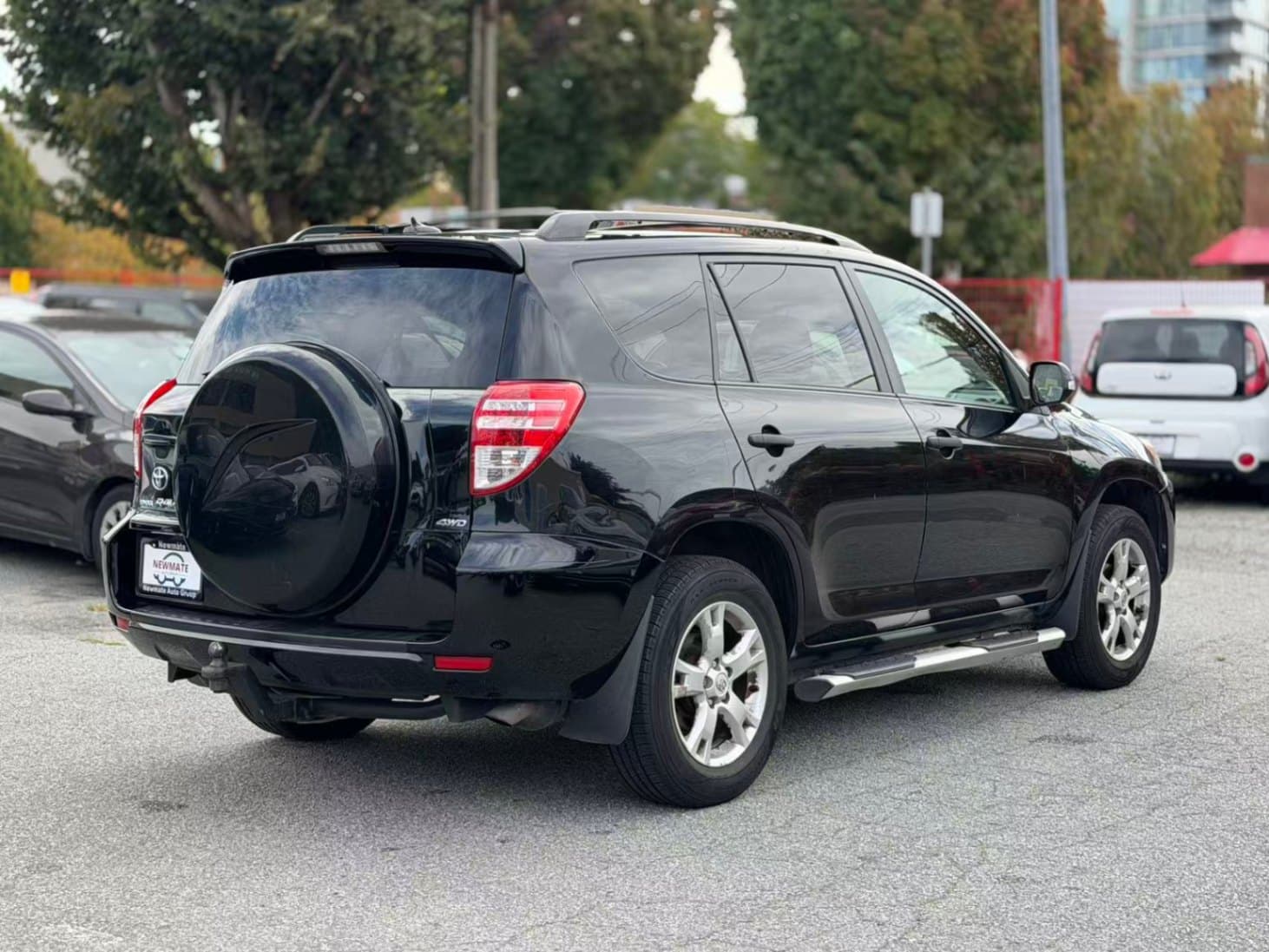 2009 Toyota RAV4 Base. LOCAL BC VEHICLE. SERVICE DONE.