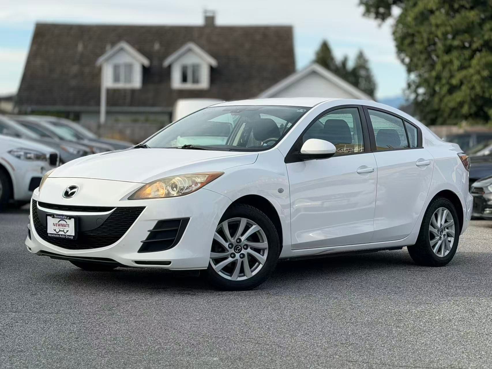 2010 Mazda Mazda3 GX. LOCAL BC VEHICLE. RUNS GREAT.
