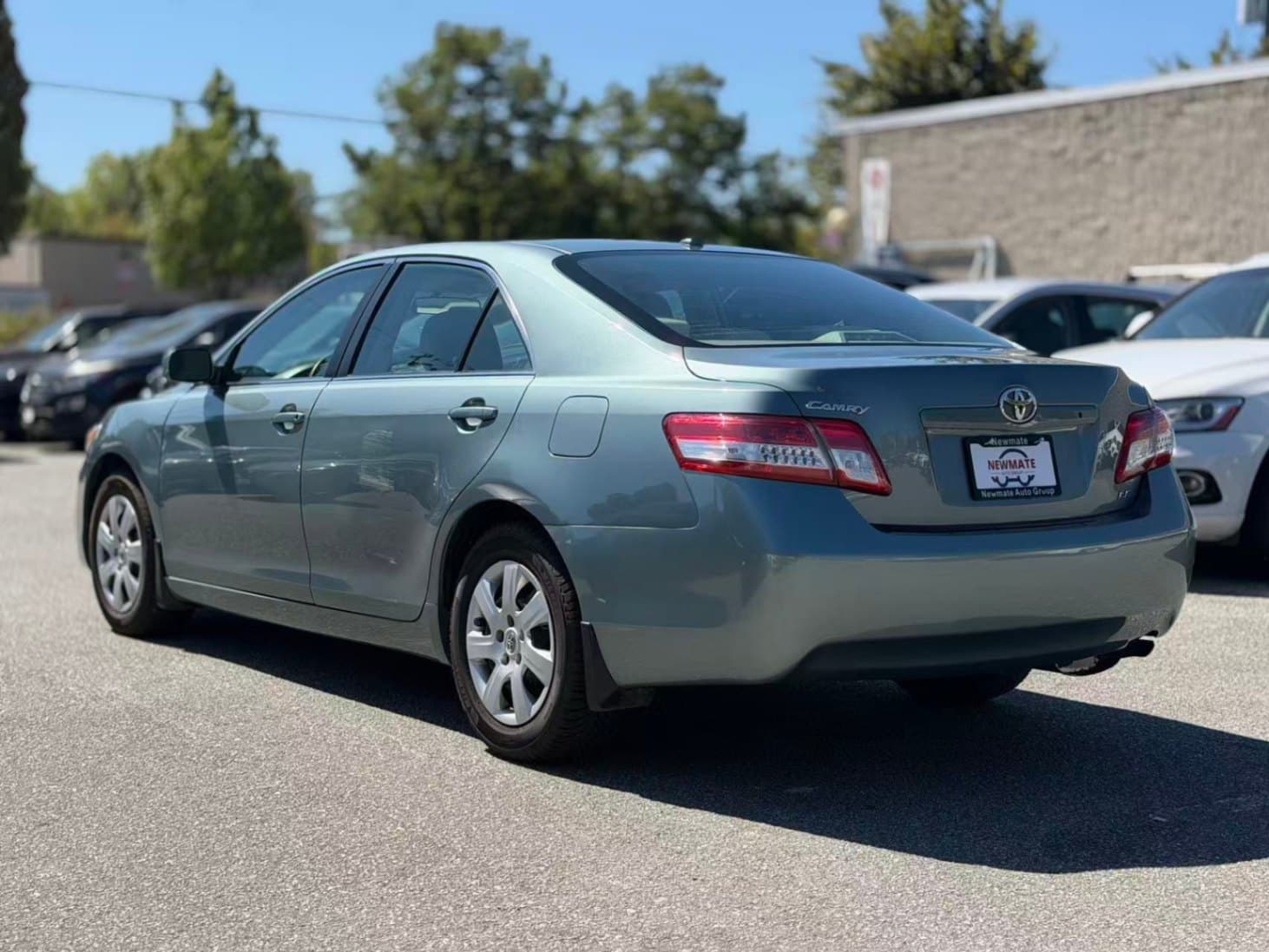 2010 Toyota Camry LE. LOCAL BC VEHICLE. ONE OWNER. FULL SERVICE RECORD.
