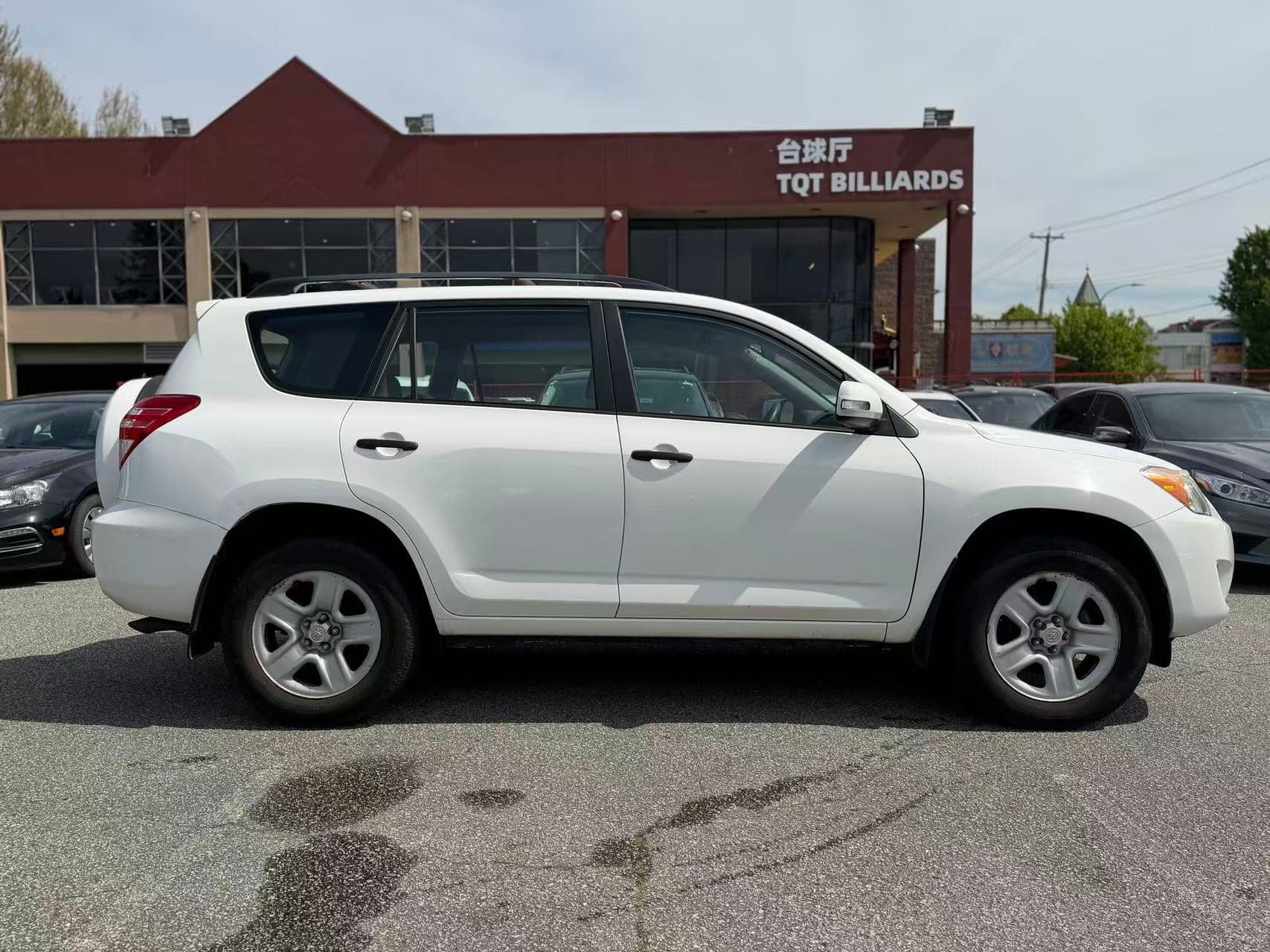 2010 Toyota RAV4 Base. LOCAL BC VEHICLE. LOW KILOMETRES.