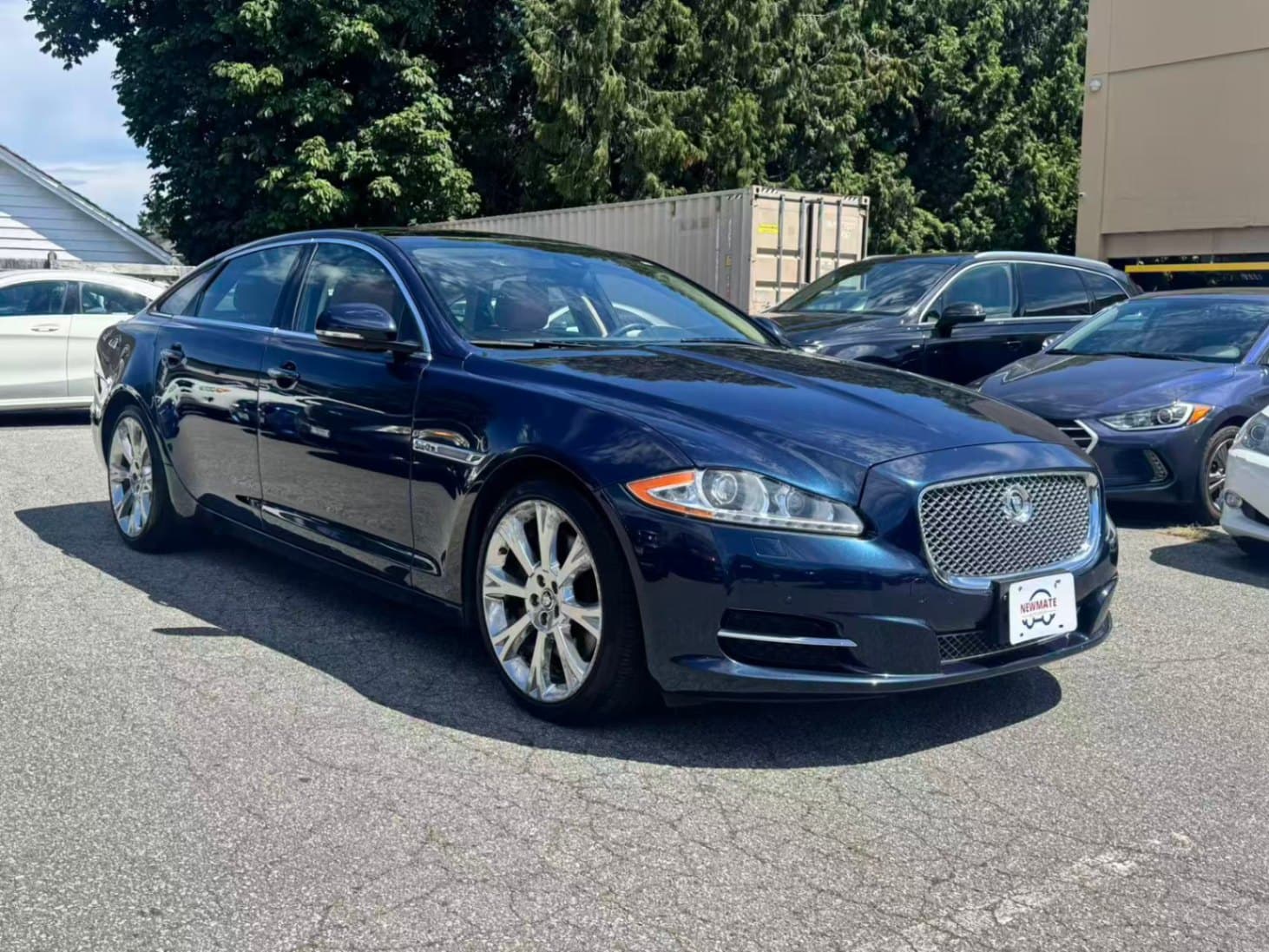 2013 Jaguar XJL Portfolio. LOCAL BC VEHICLE. LONG-WHEEL BASE.